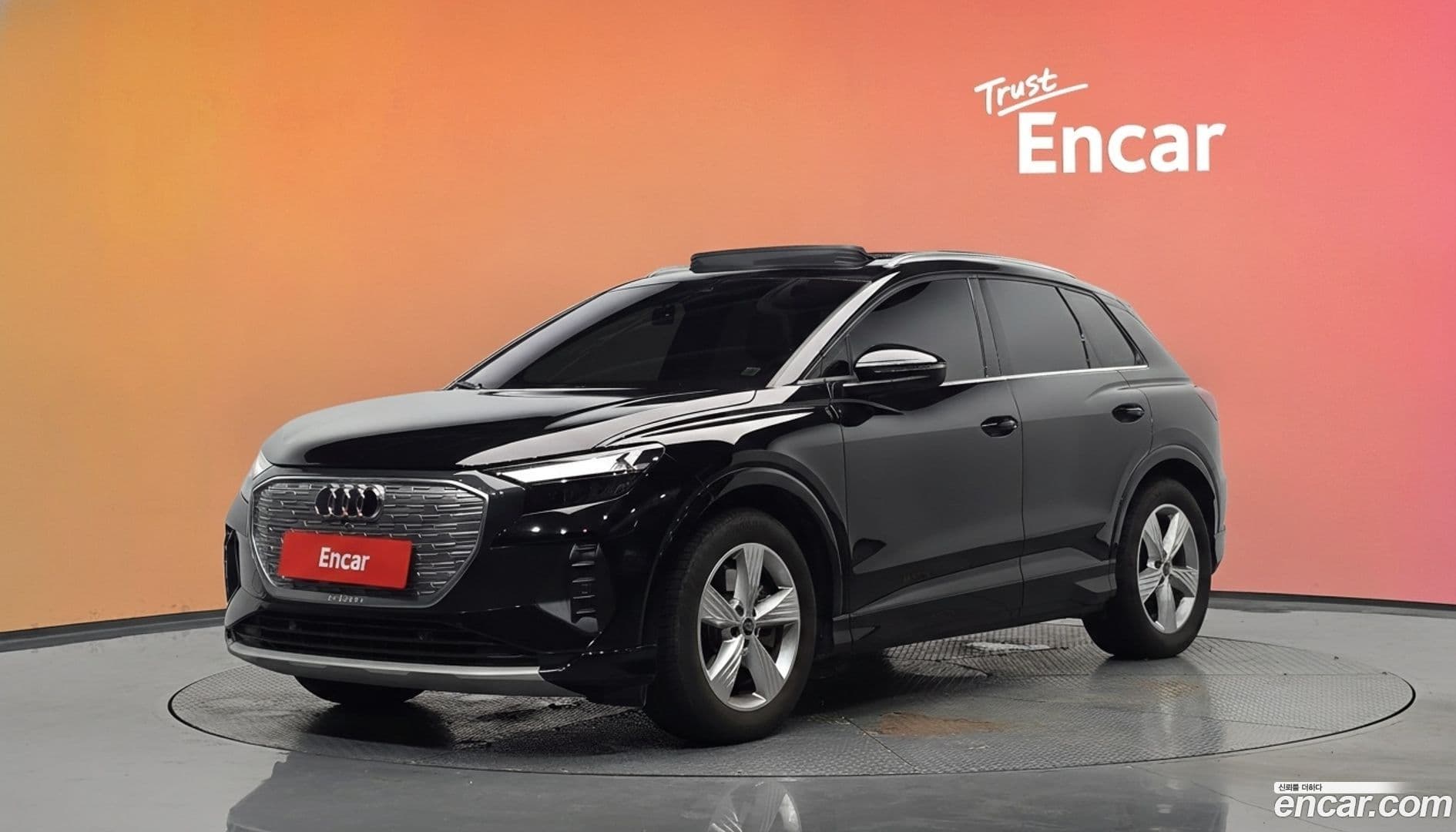 Main__Slider__Photo:Q4 e-tron Audi 2023.11-0