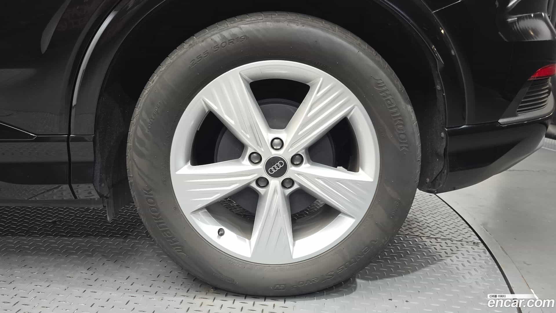 Q4 e-tron Audi 2023.11-OUTER-031