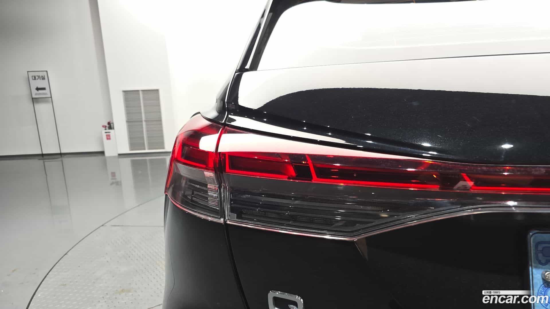 Q4 e-tron Audi 2023.11-OUTER-033