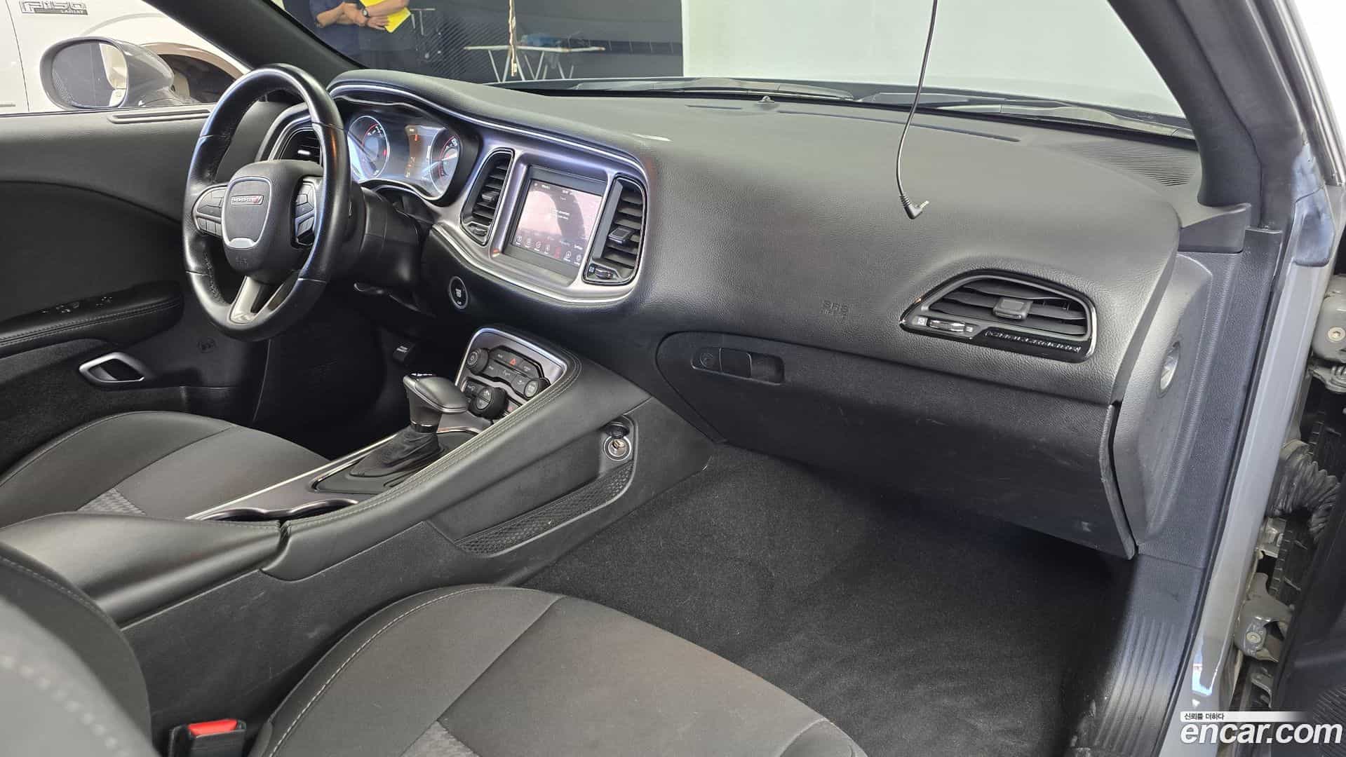 Challenger Dodge 2019.11-INNER-007