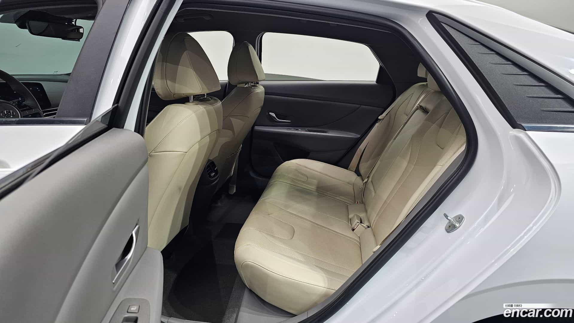 AVANTE Hyundai 2022.7-OPTION-015