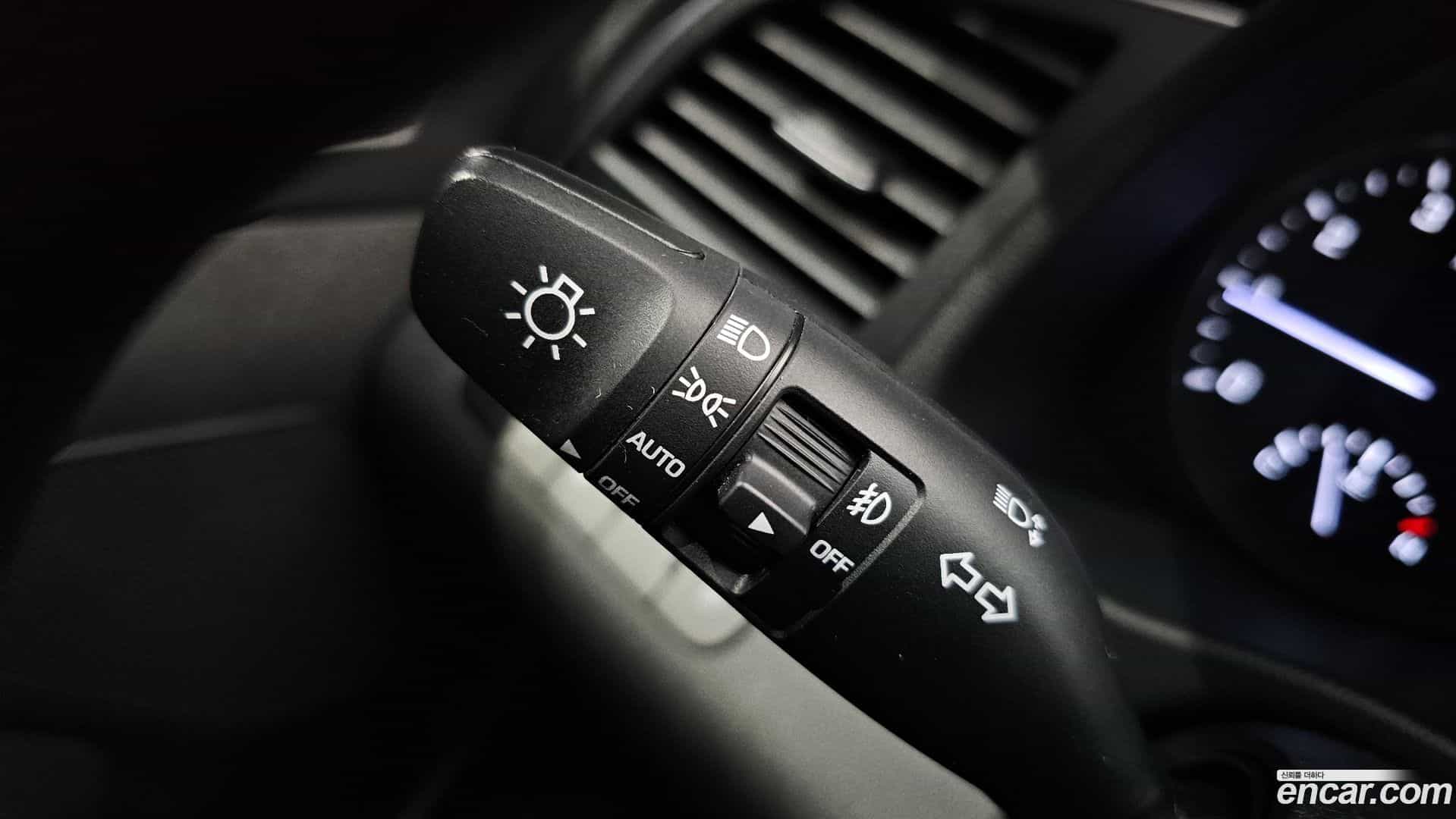 AVANTE Hyundai 2017.9-OPTION-024