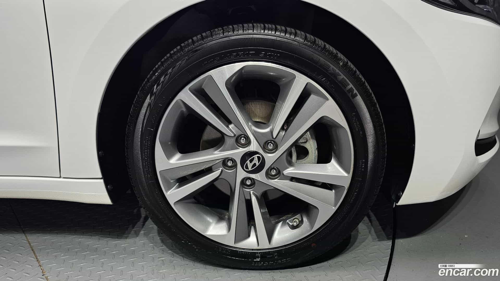 AVANTE Hyundai 2017.9-OUTER-031