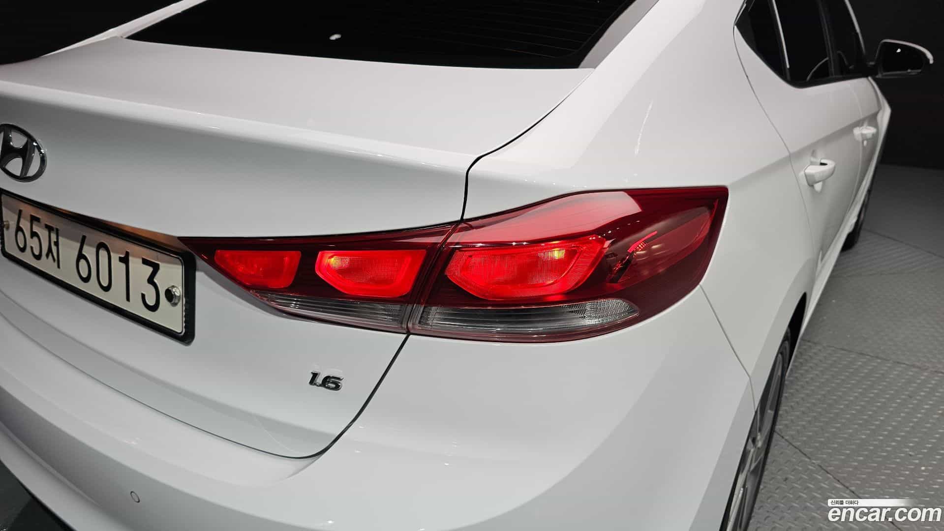 AVANTE Hyundai 2017.9-OUTER-033