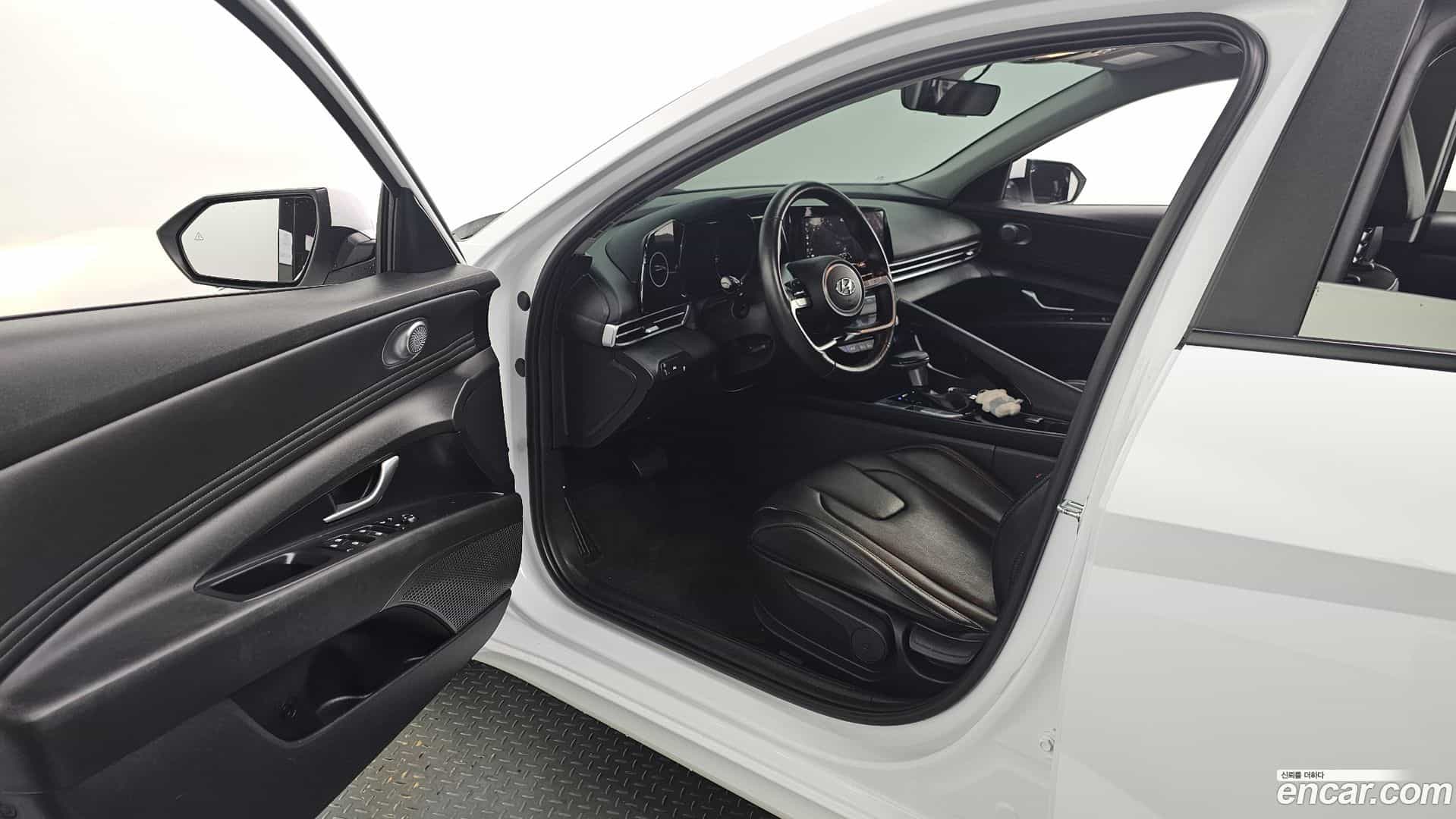 AVANTE Hyundai 2022.9-INNER-010