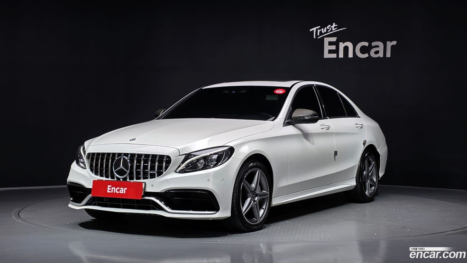 Main__Slider__Photo:C-Class Mercedes-Benz 2018.1-0