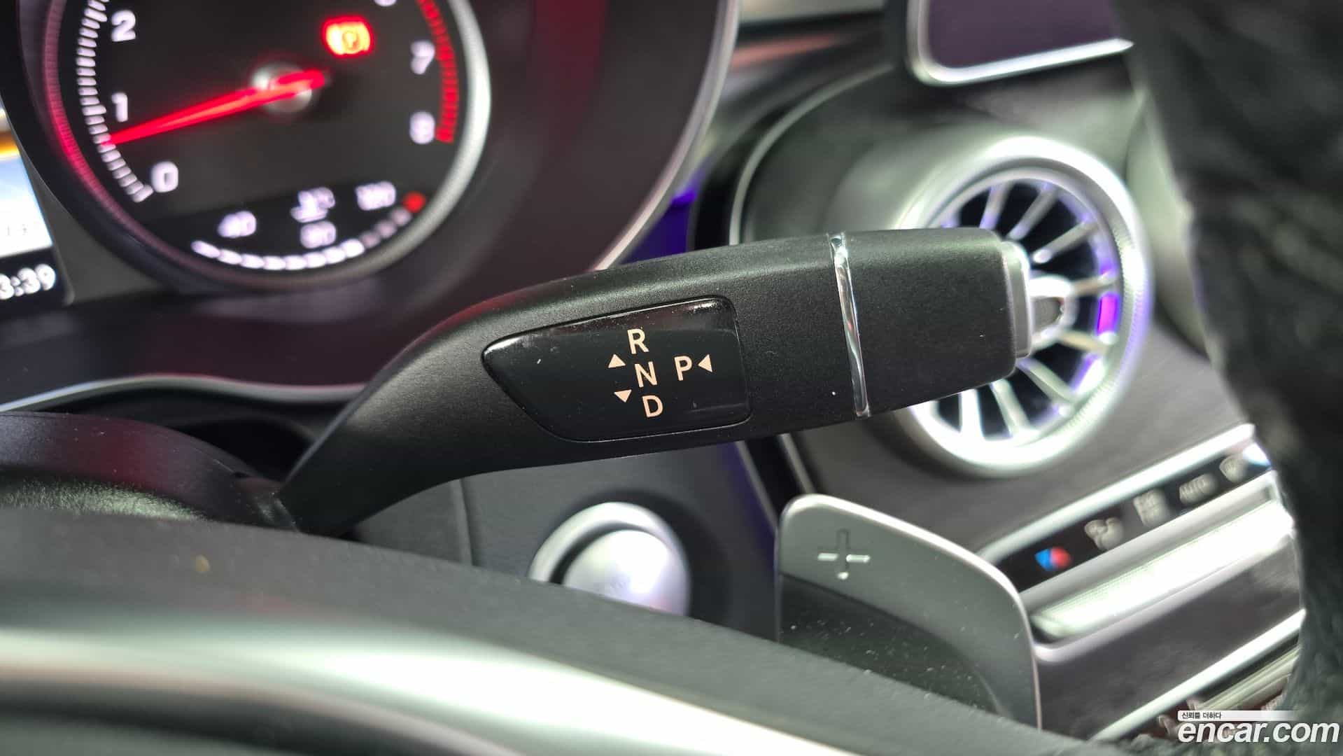 C-Class Mercedes-Benz 2018.1-INNER-009