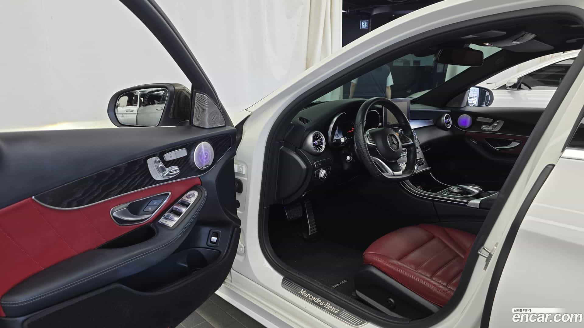 C-Class Mercedes-Benz 2018.1-INNER-010