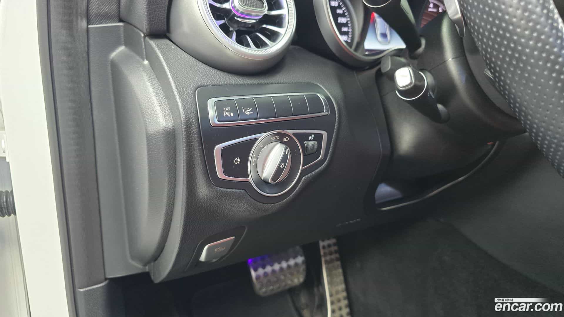 C-Class Mercedes-Benz 2018.1-OPTION-021