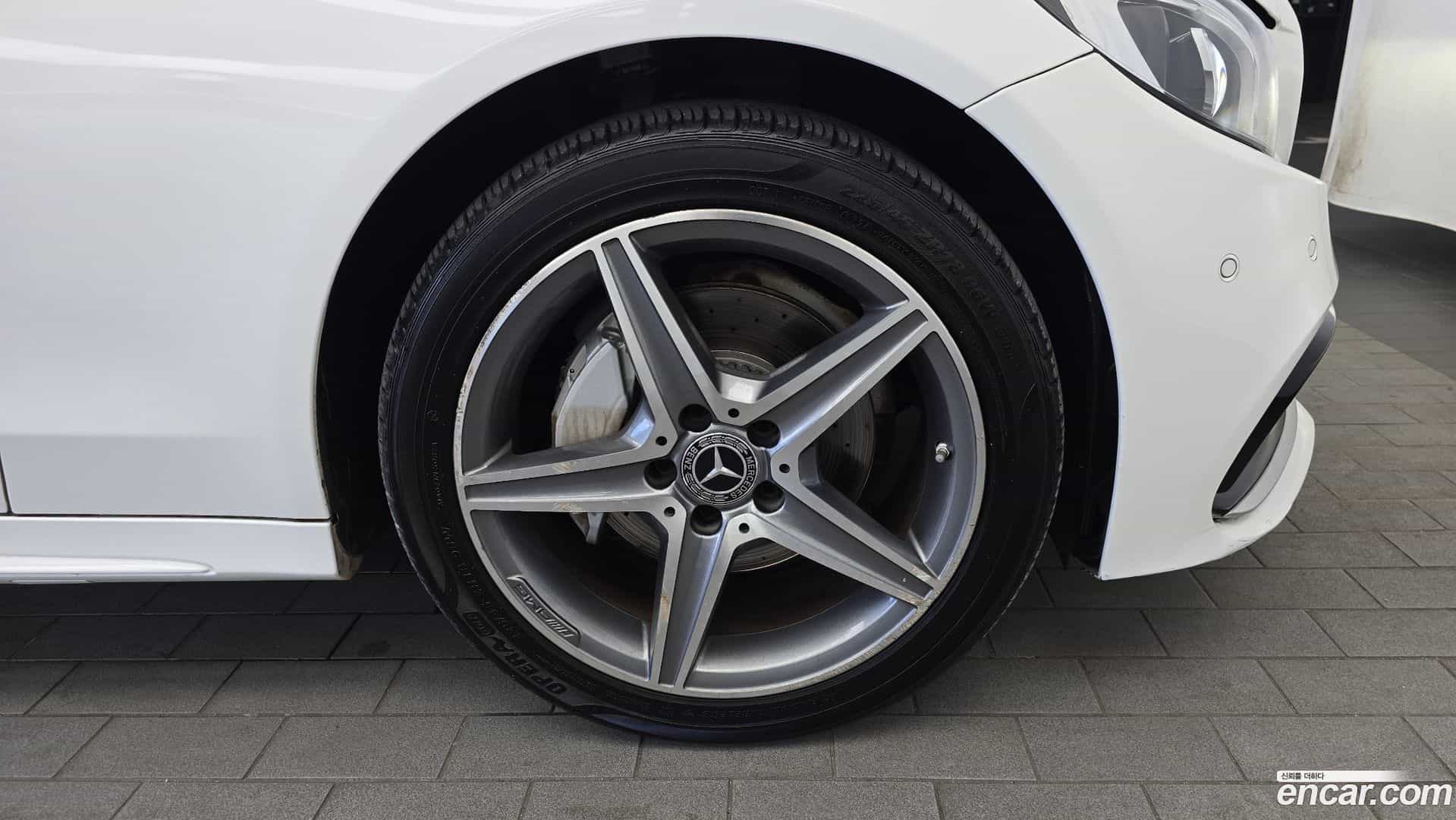 C-Class Mercedes-Benz 2018.1-OUTER-031