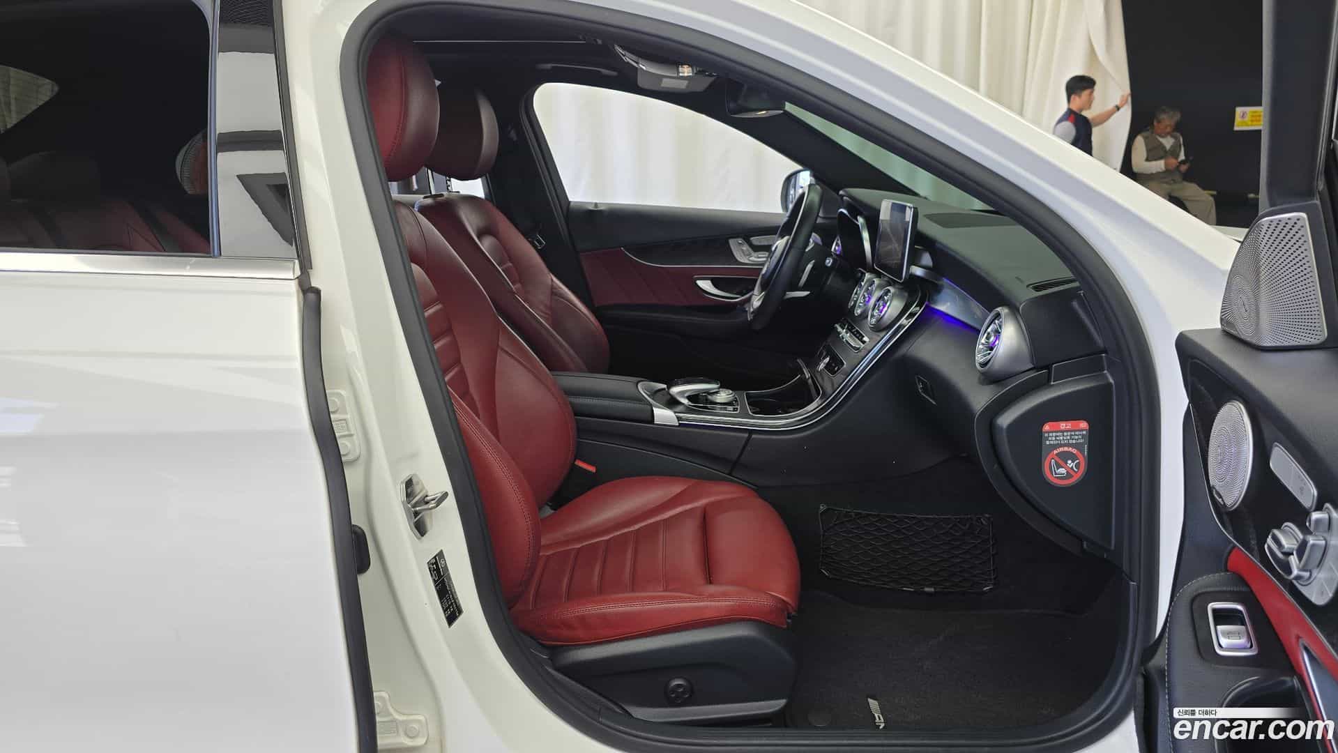 C-Class Mercedes-Benz 2018.1-INNER-036