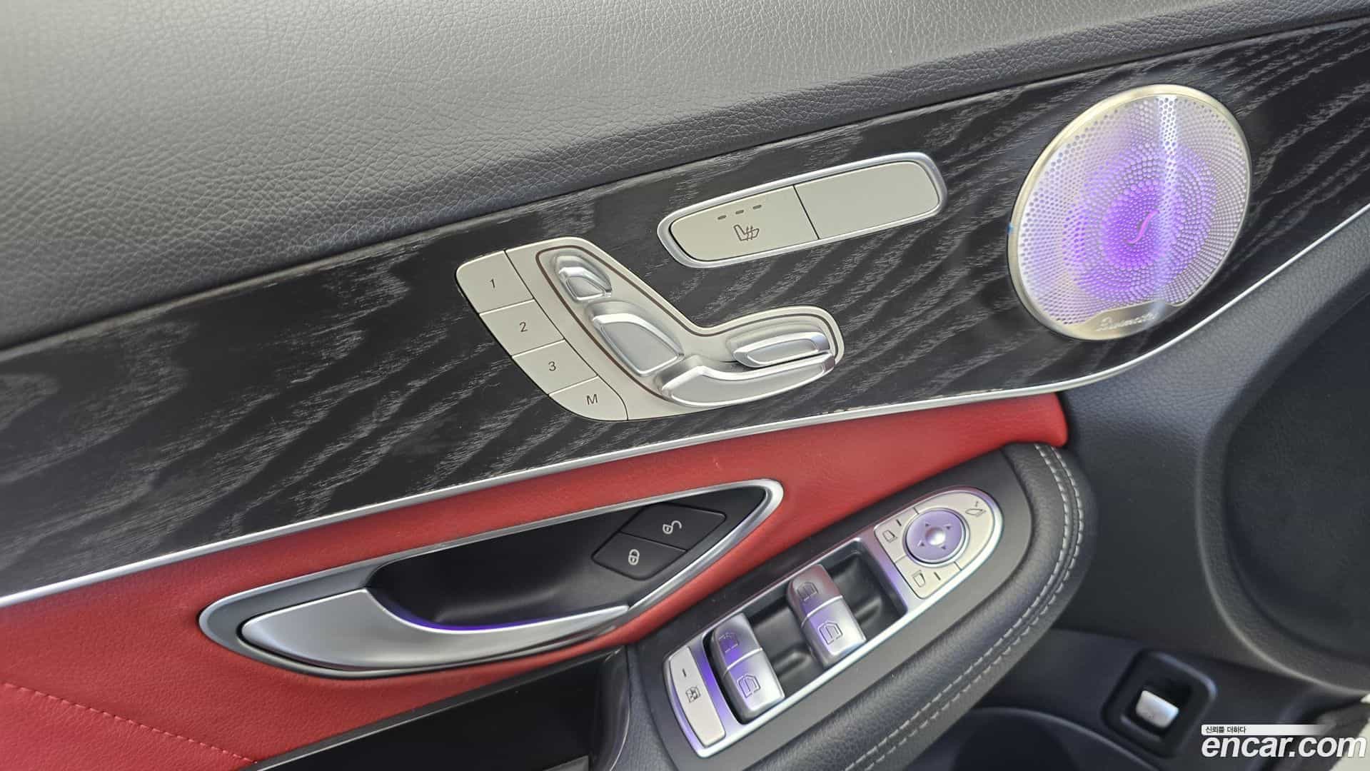 C-Class Mercedes-Benz 2018.1-OPTION-040