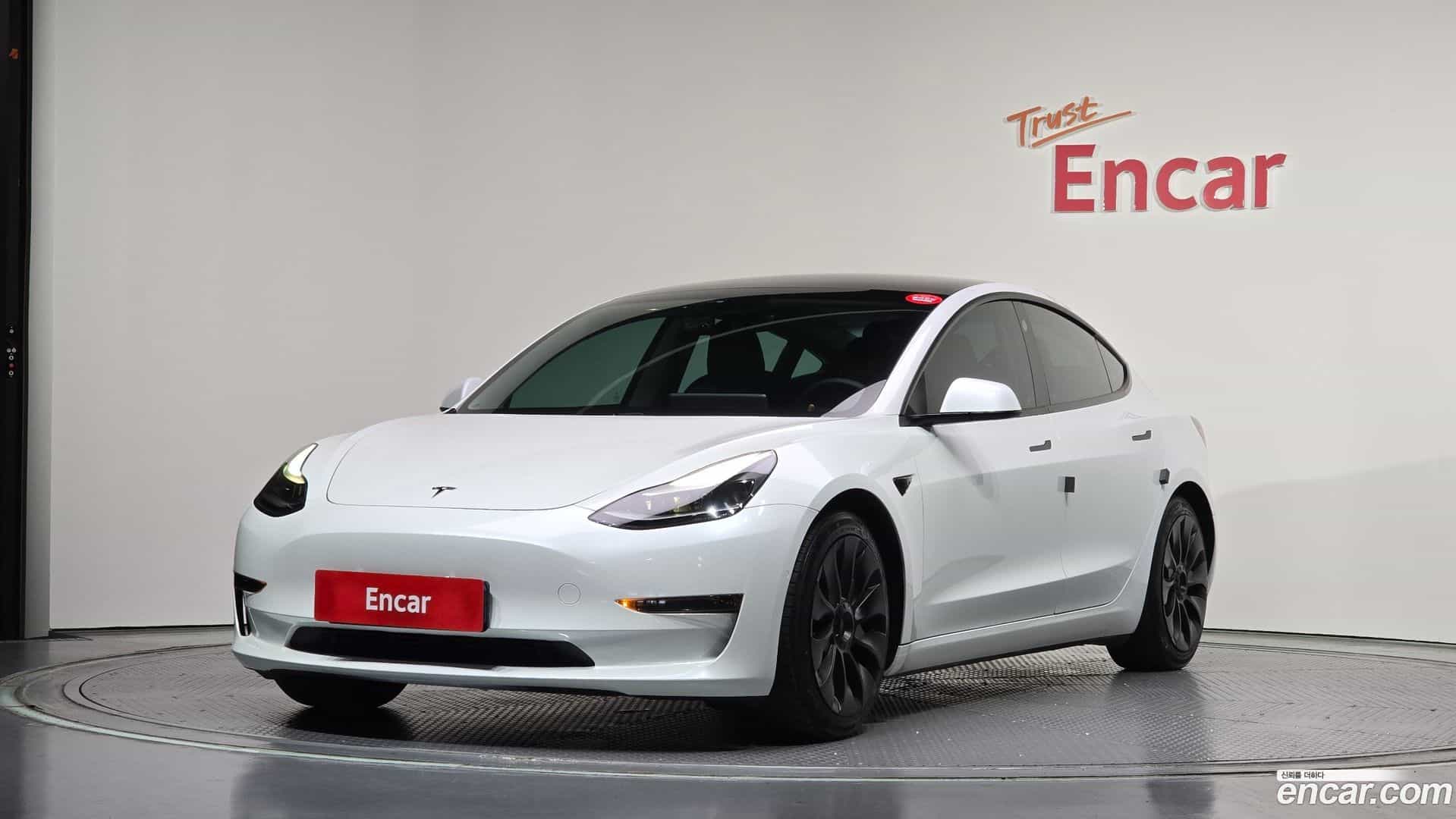 Model 3 Tesla 2021.2-OUTER-001