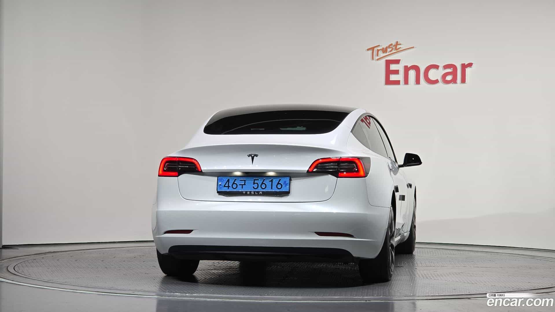 Model 3 Tesla 2021.2-OUTER-004