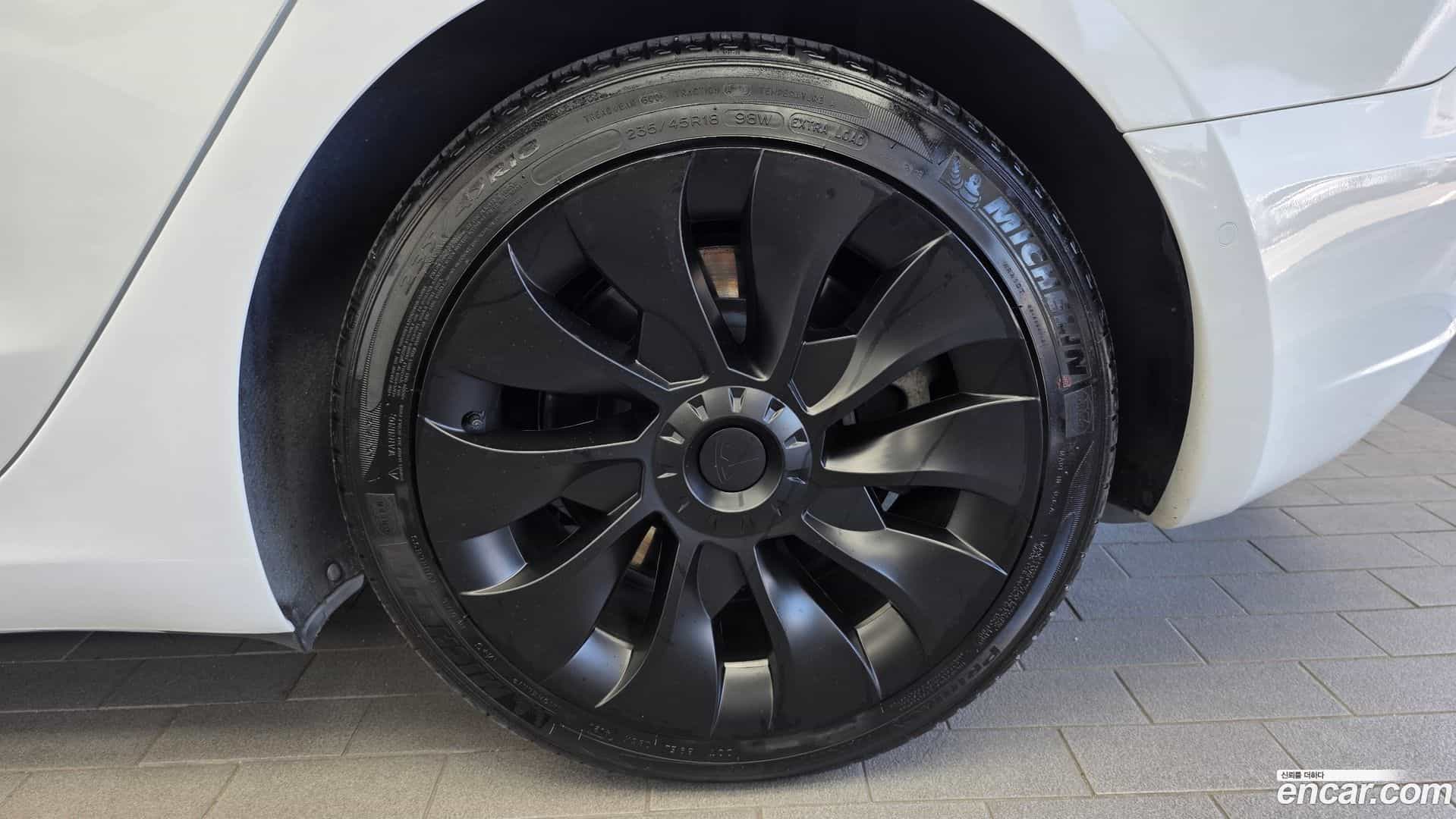 Model 3 Tesla 2021.2-OUTER-031