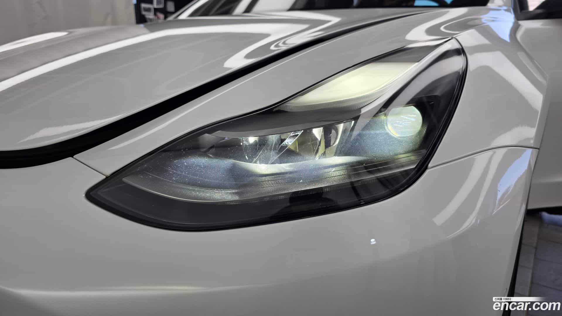 Model 3 Tesla 2021.2-OUTER-032