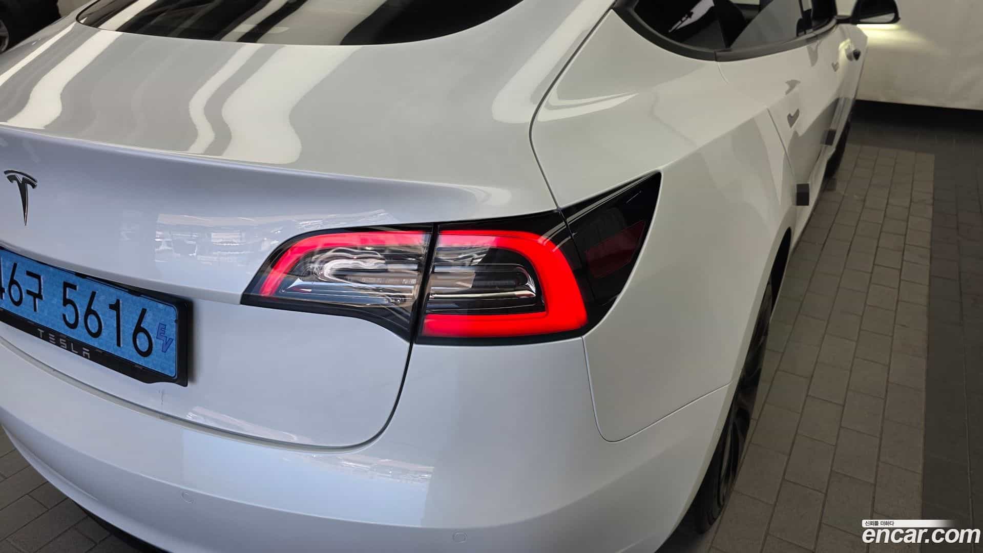 Model 3 Tesla 2021.2-OUTER-033