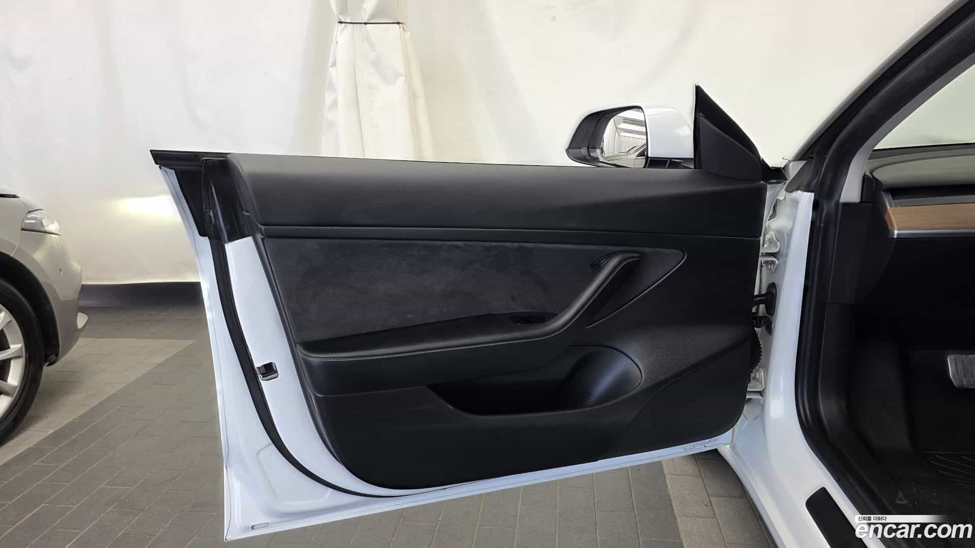 Model 3 Tesla 2021.2-INNER-034