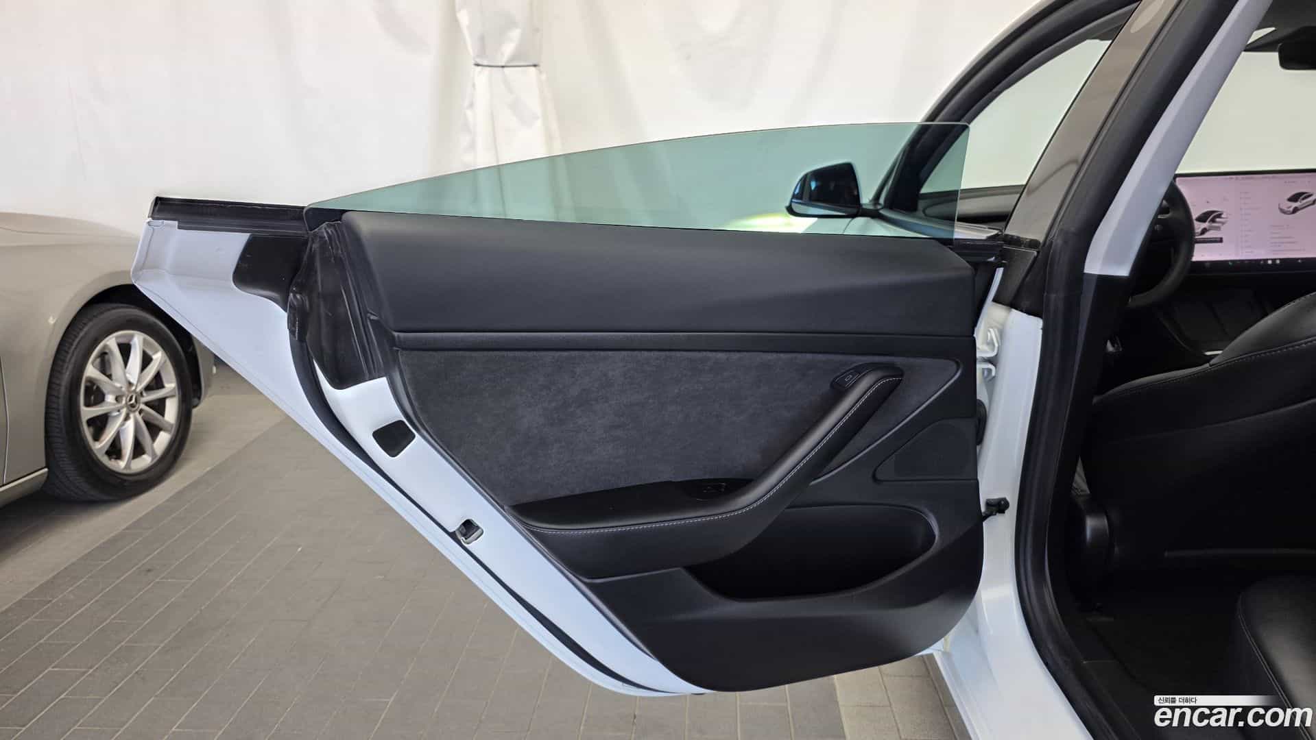 Model 3 Tesla 2021.2-INNER-035