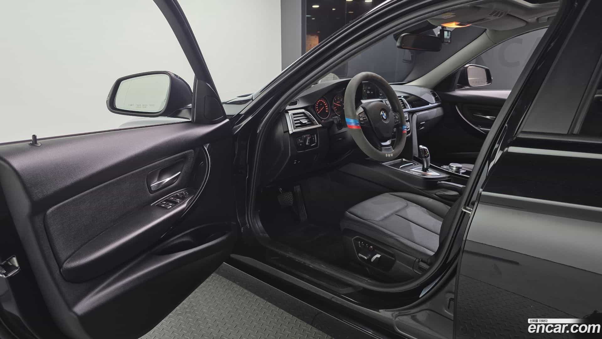 3-Series BMW 2017.11-INNER-010