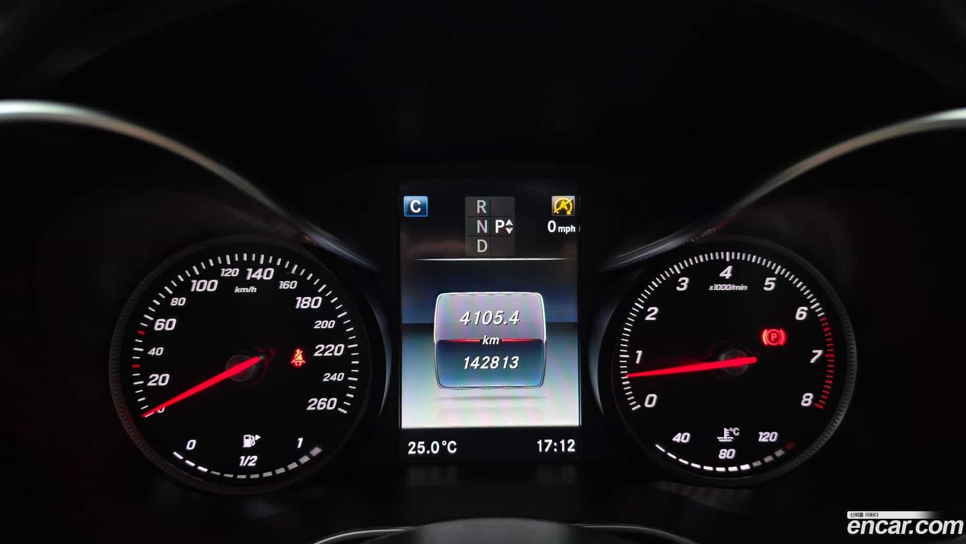 C-Class Mercedes-Benz 2017.2-INNER-008