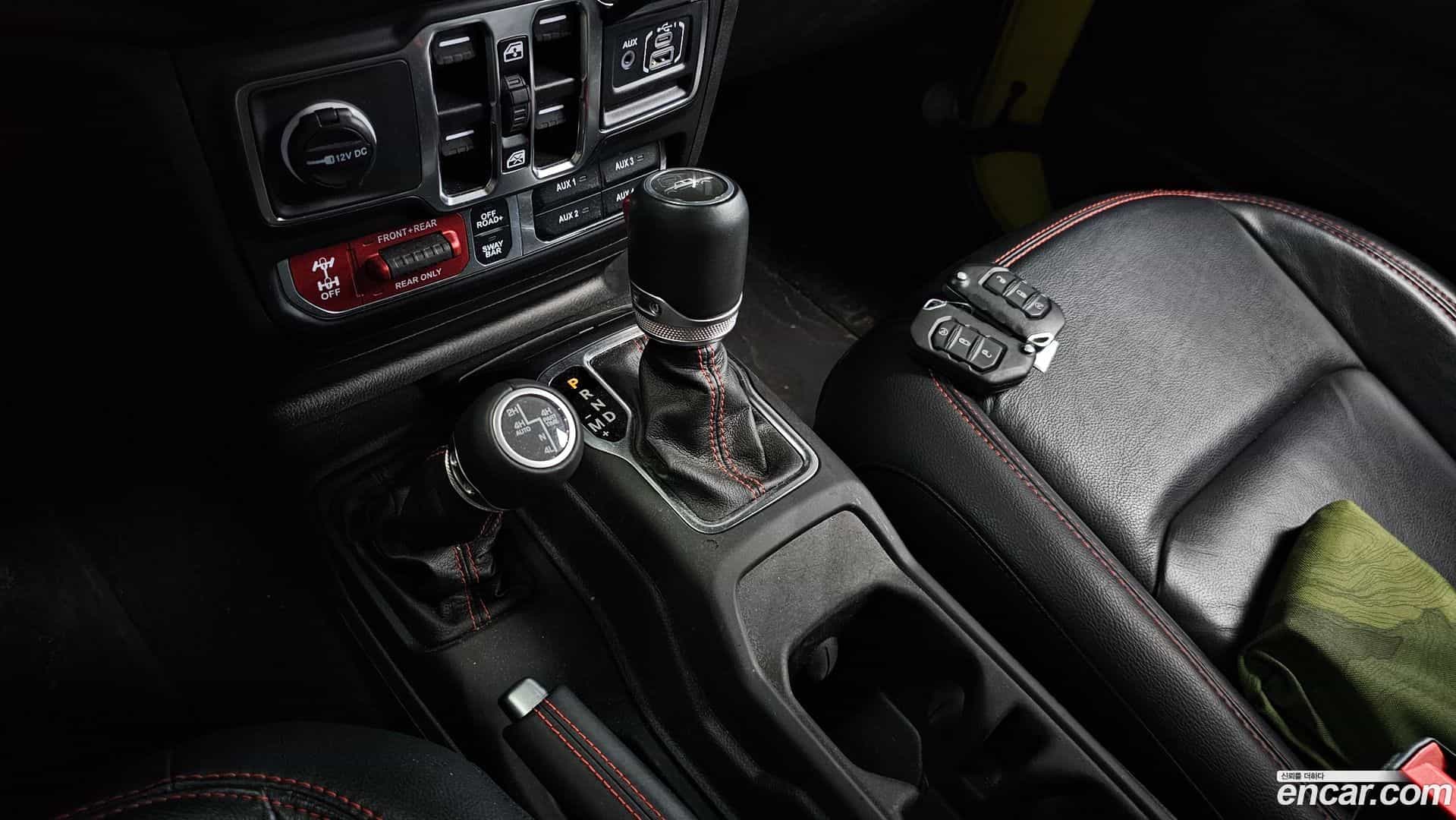 Gladiator Jeep 2023.5-INNER-009