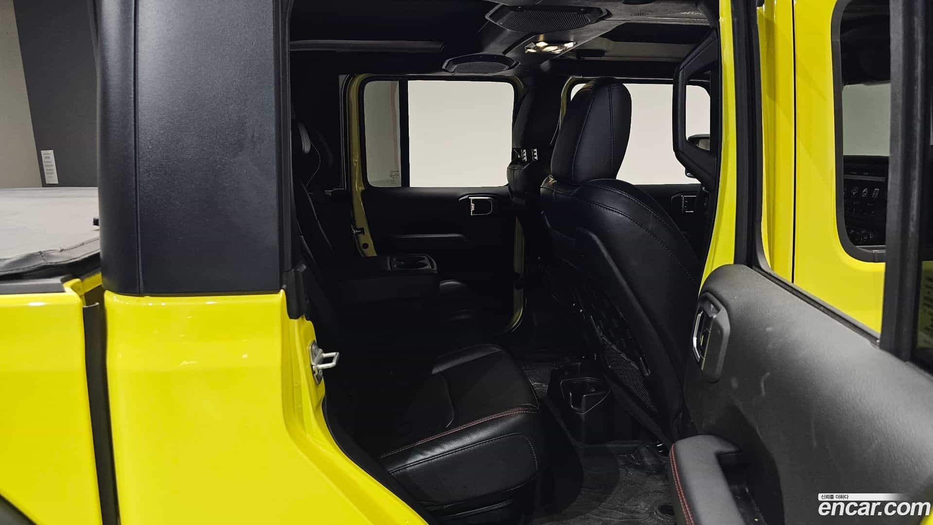 Gladiator Jeep 2023.5-INNER-036