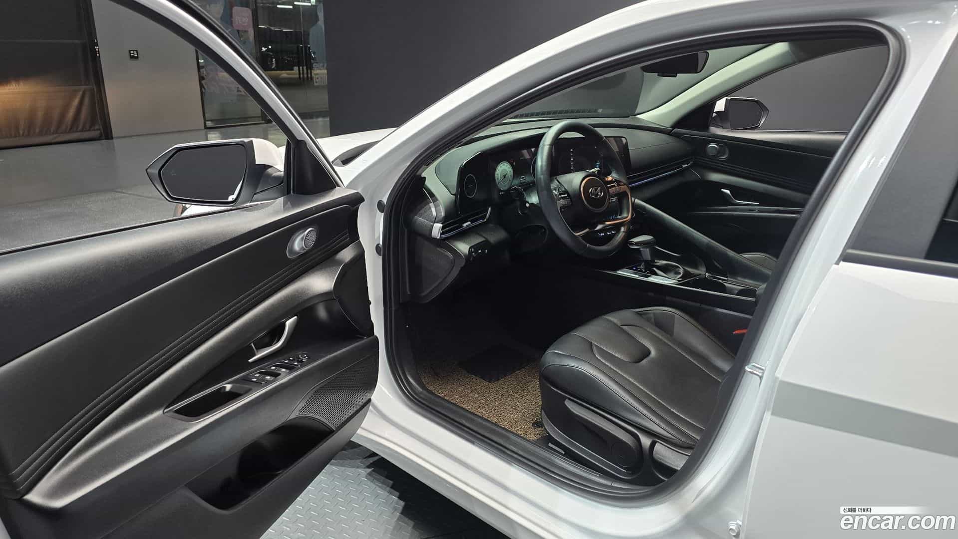 AVANTE Hyundai 2023.0-INNER-010
