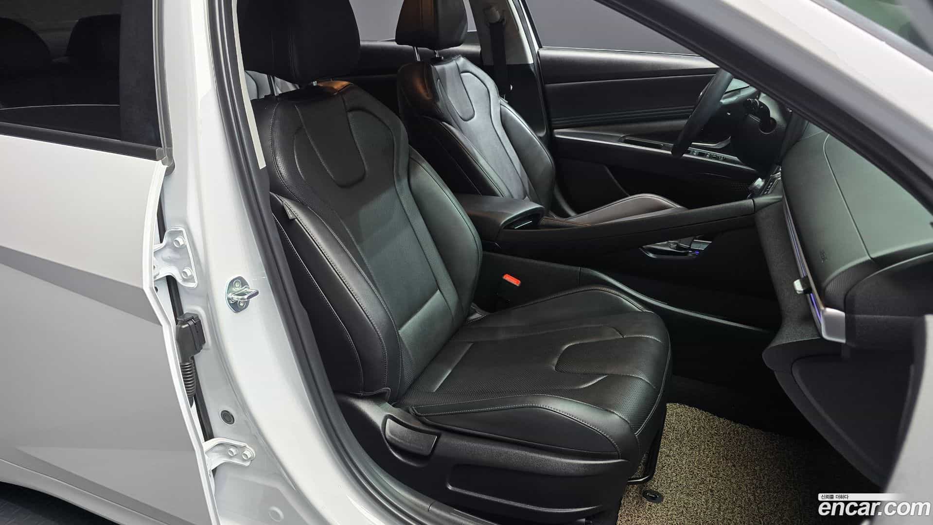AVANTE Hyundai 2023.0-OPTION-016