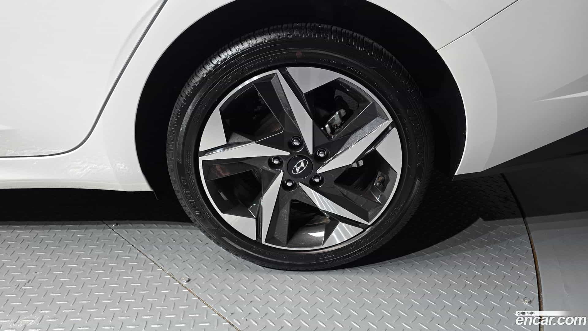 AVANTE Hyundai 2023.0-OUTER-031