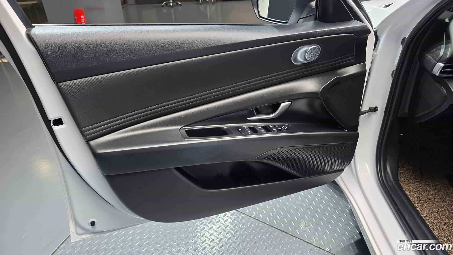 AVANTE Hyundai 2023.0-INNER-034