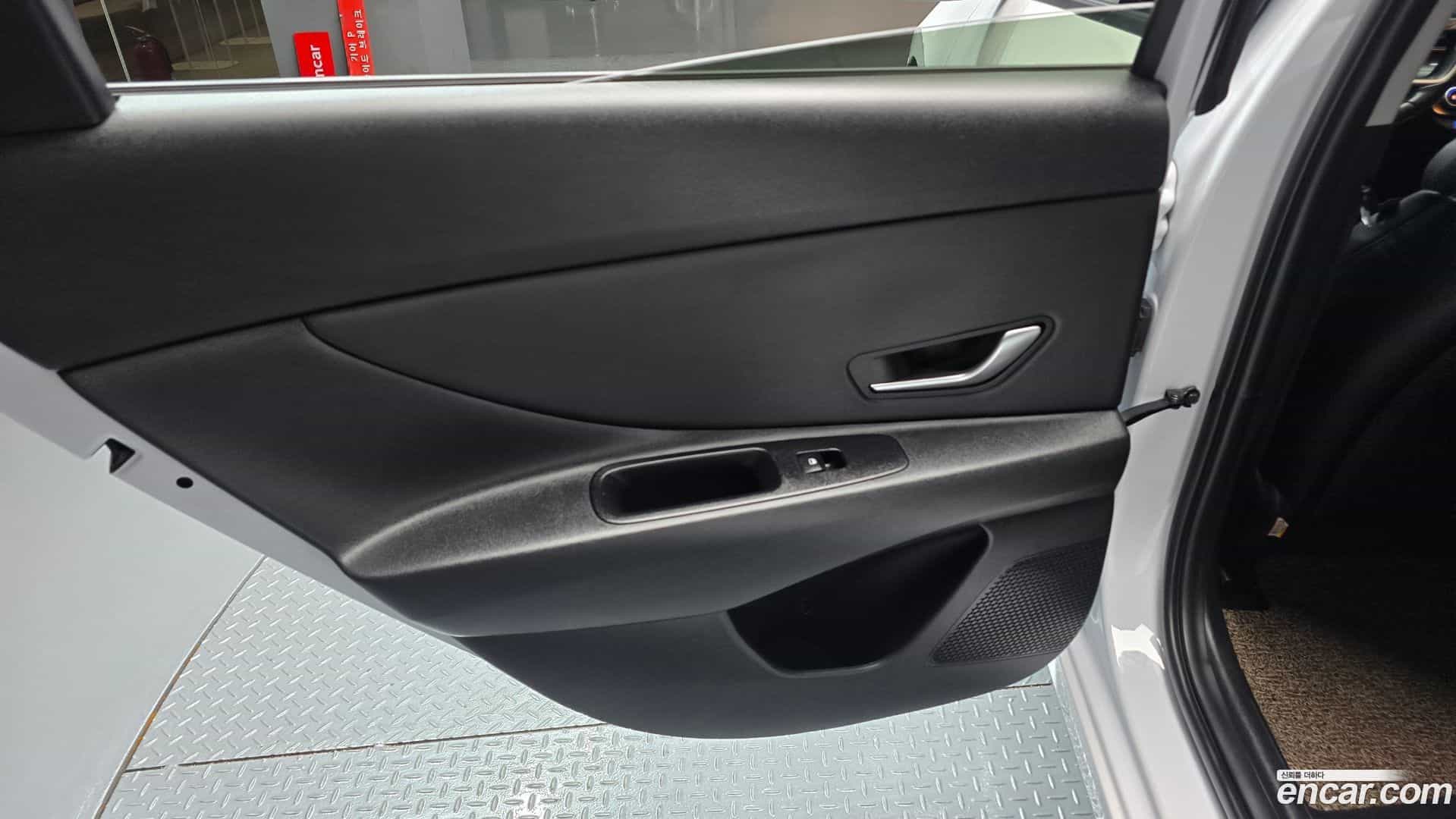 AVANTE Hyundai 2023.0-INNER-035