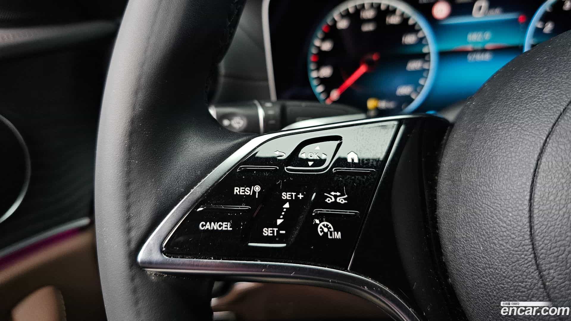 E-Class Mercedes-Benz 2023.9-OPTION-019