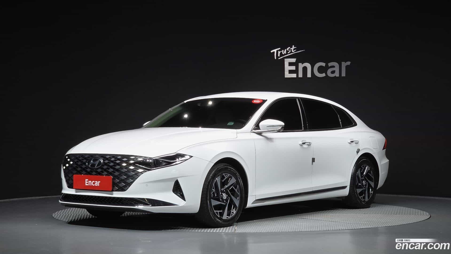 Grandeur Hyundai 2022.3-OUTER-001