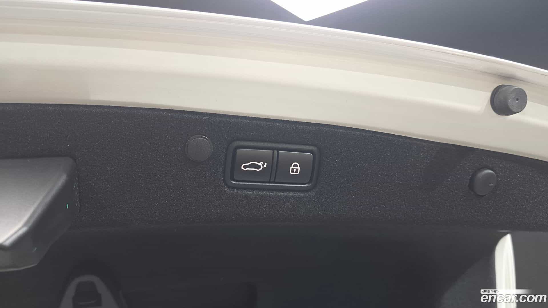 Grandeur Hyundai 2022.3-OPTION-045