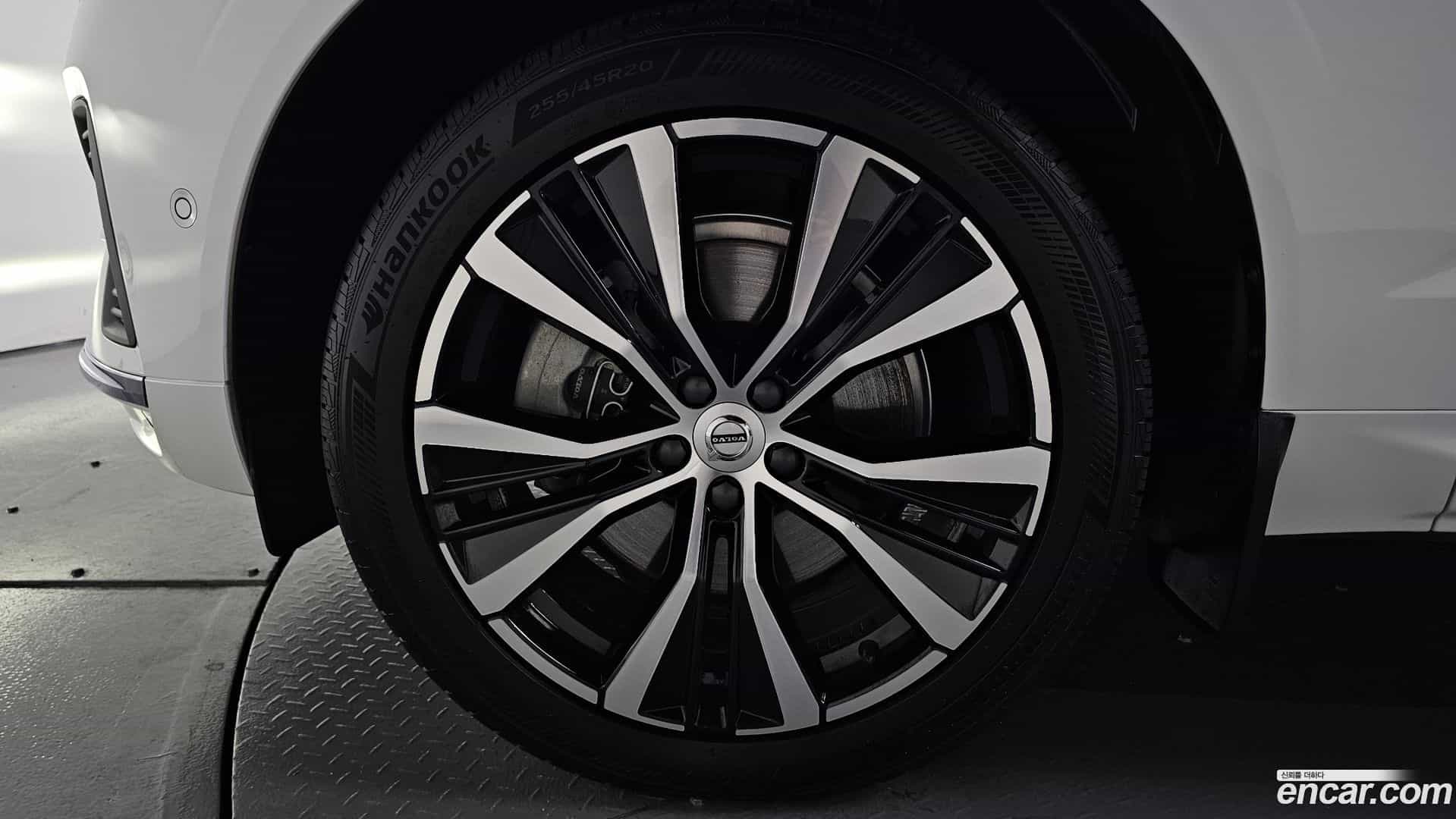 XC60 Volvo 2023.4-OUTER-005