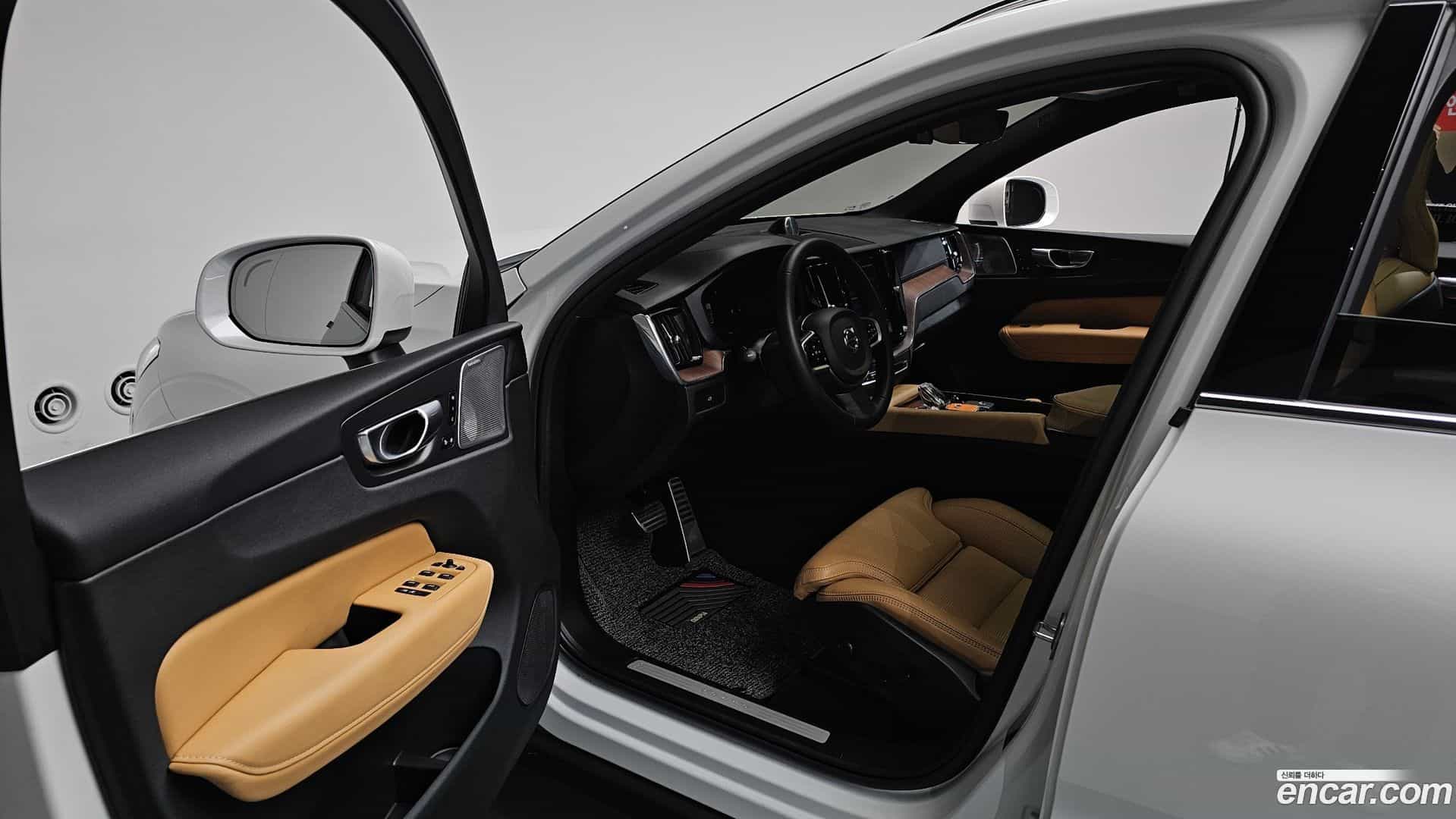 XC60 Volvo 2023.4-INNER-010