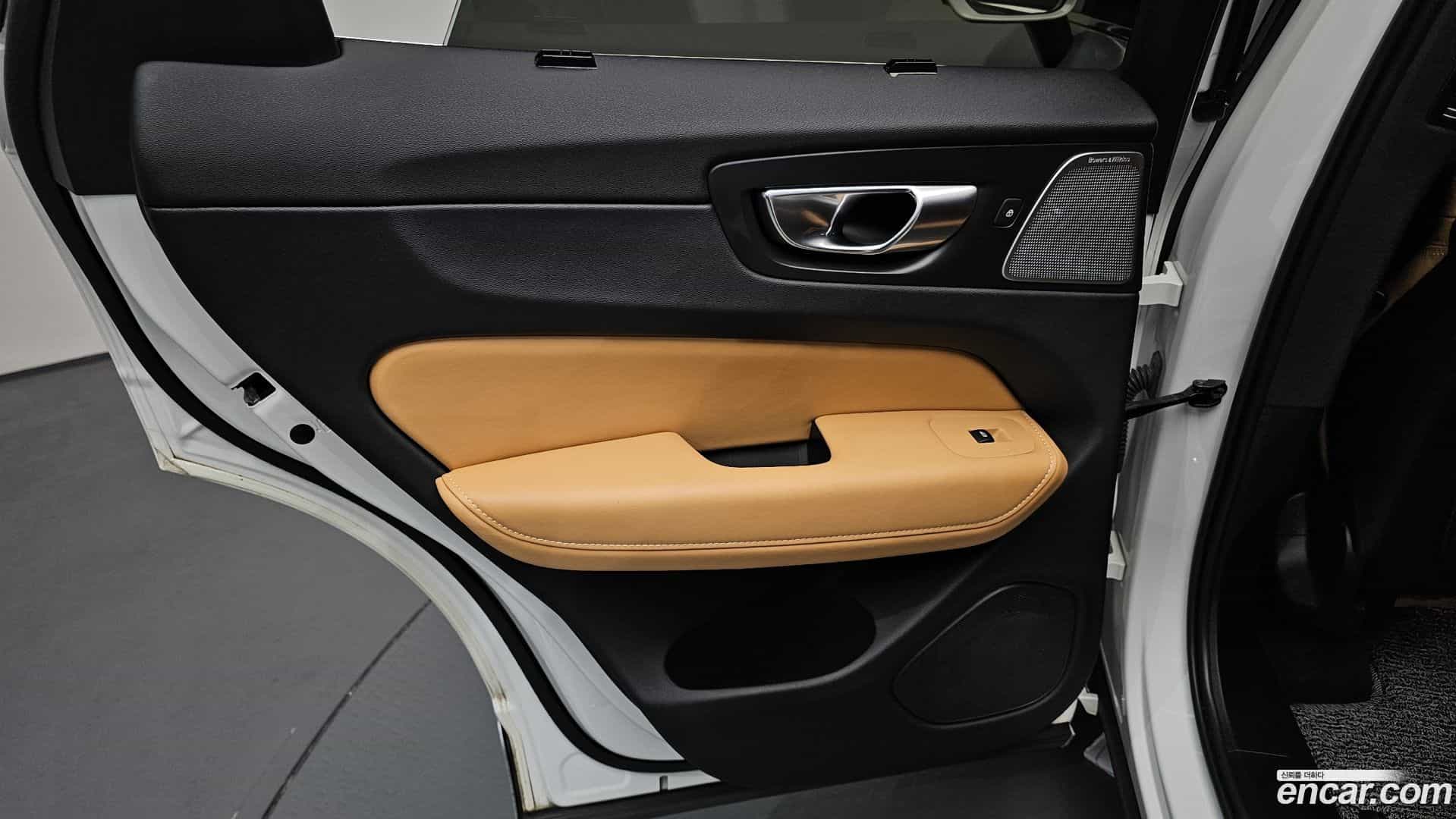 XC60 Volvo 2023.4-INNER-035