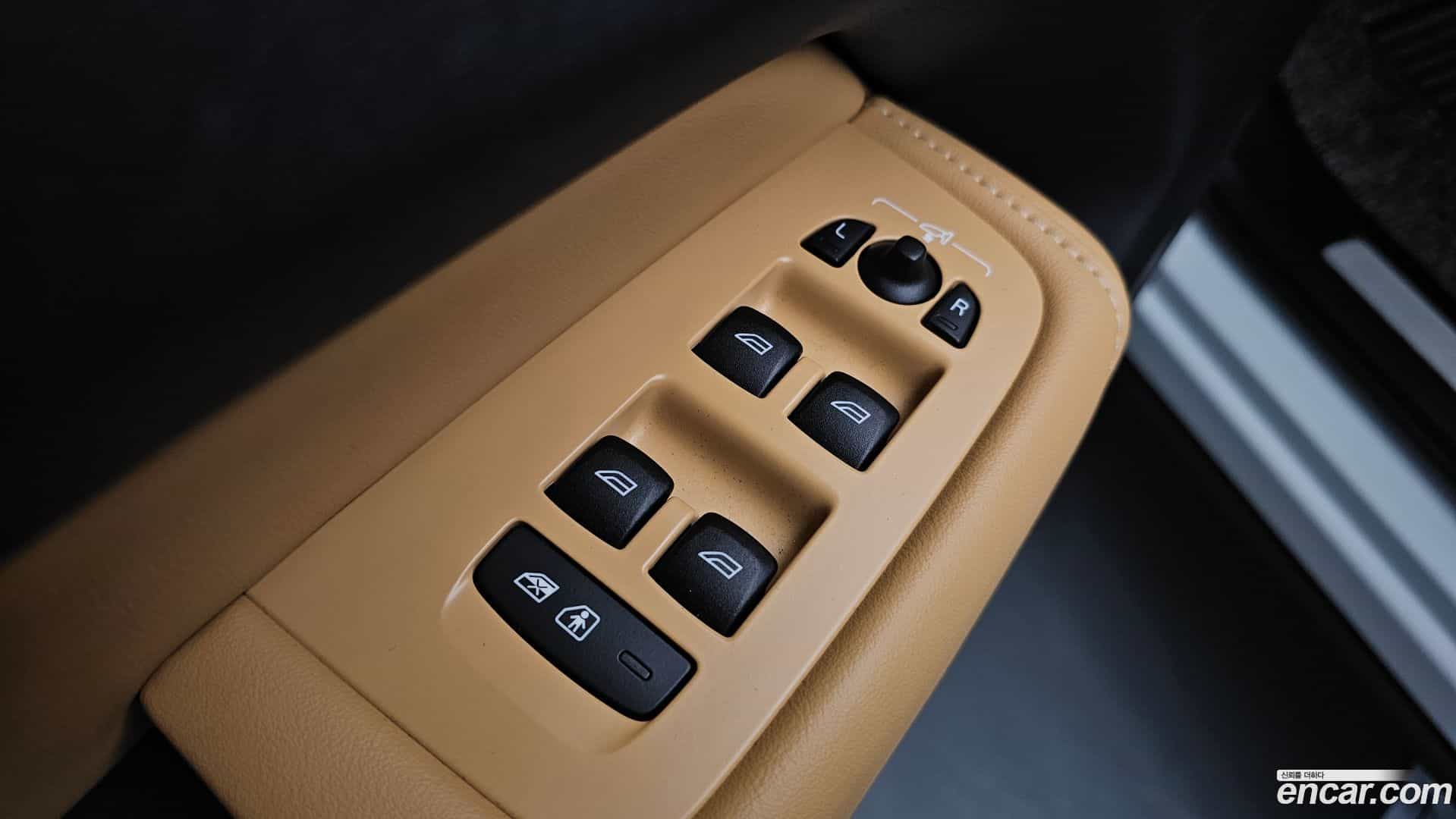 XC60 Volvo 2023.4-OPTION-040