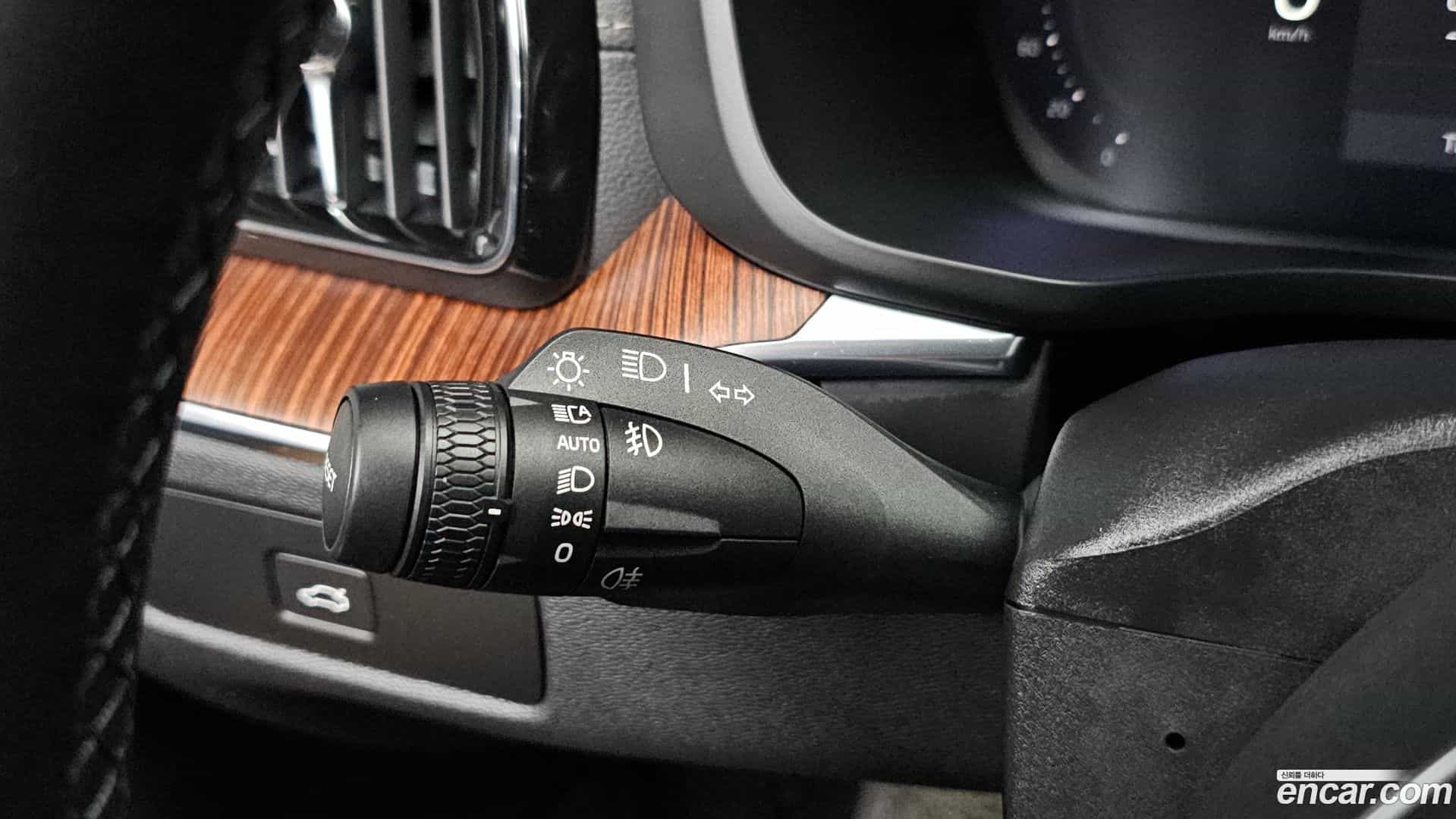 XC60 Volvo 2023.4-OPTION-047