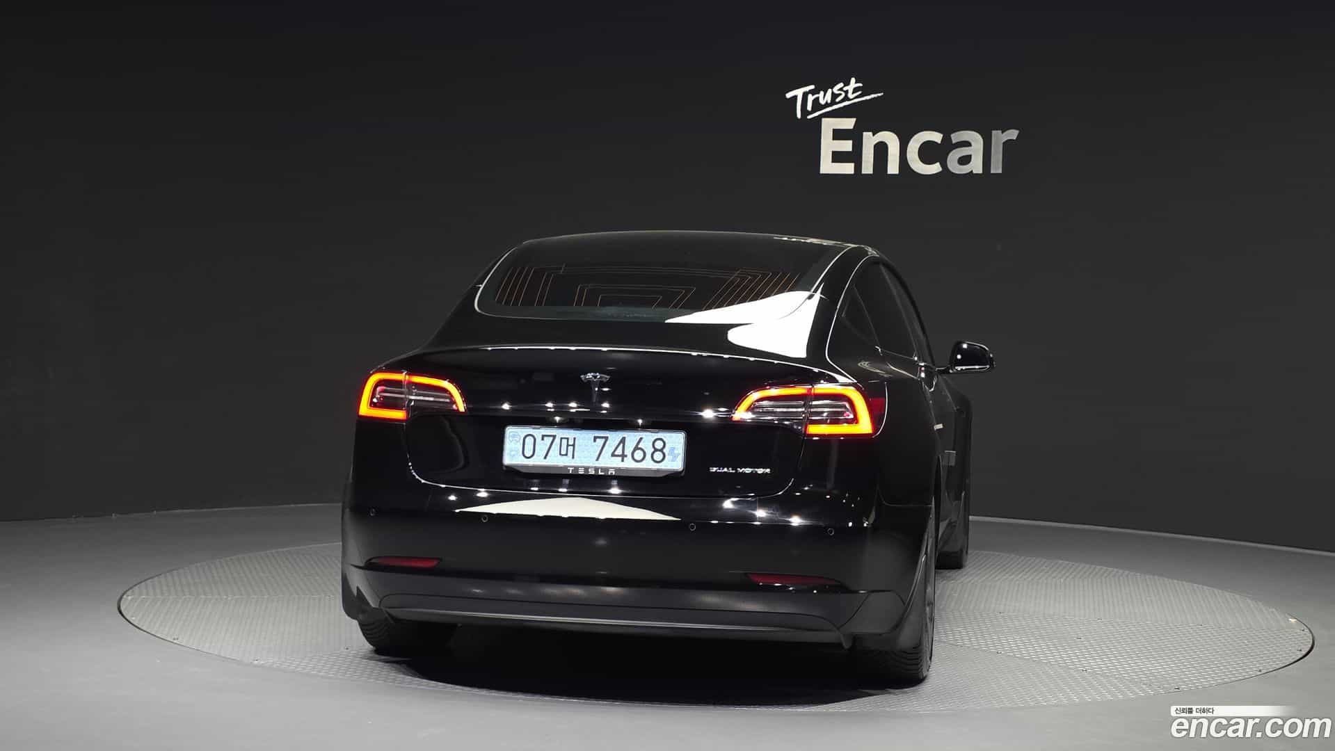 Model 3 Tesla 2020.11-OUTER-004