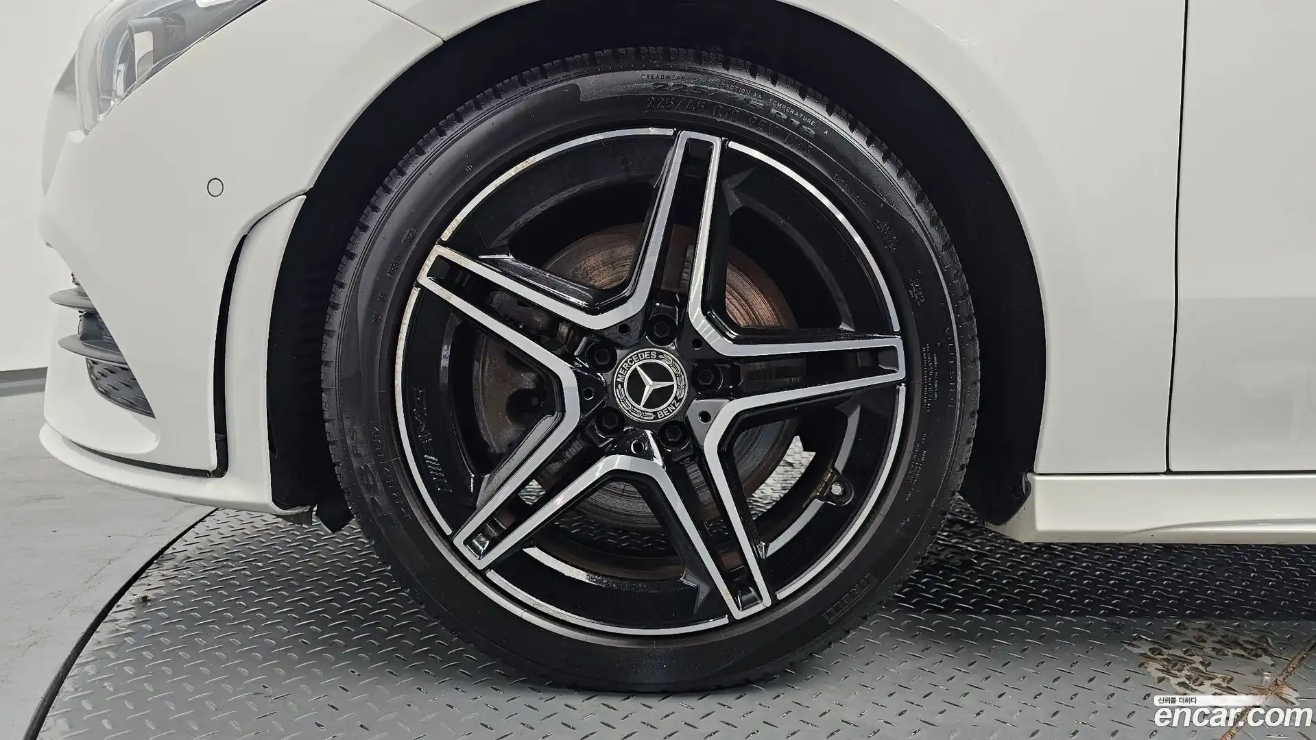 CLA-Class Mercedes-Benz 2020.10-OUTER-005