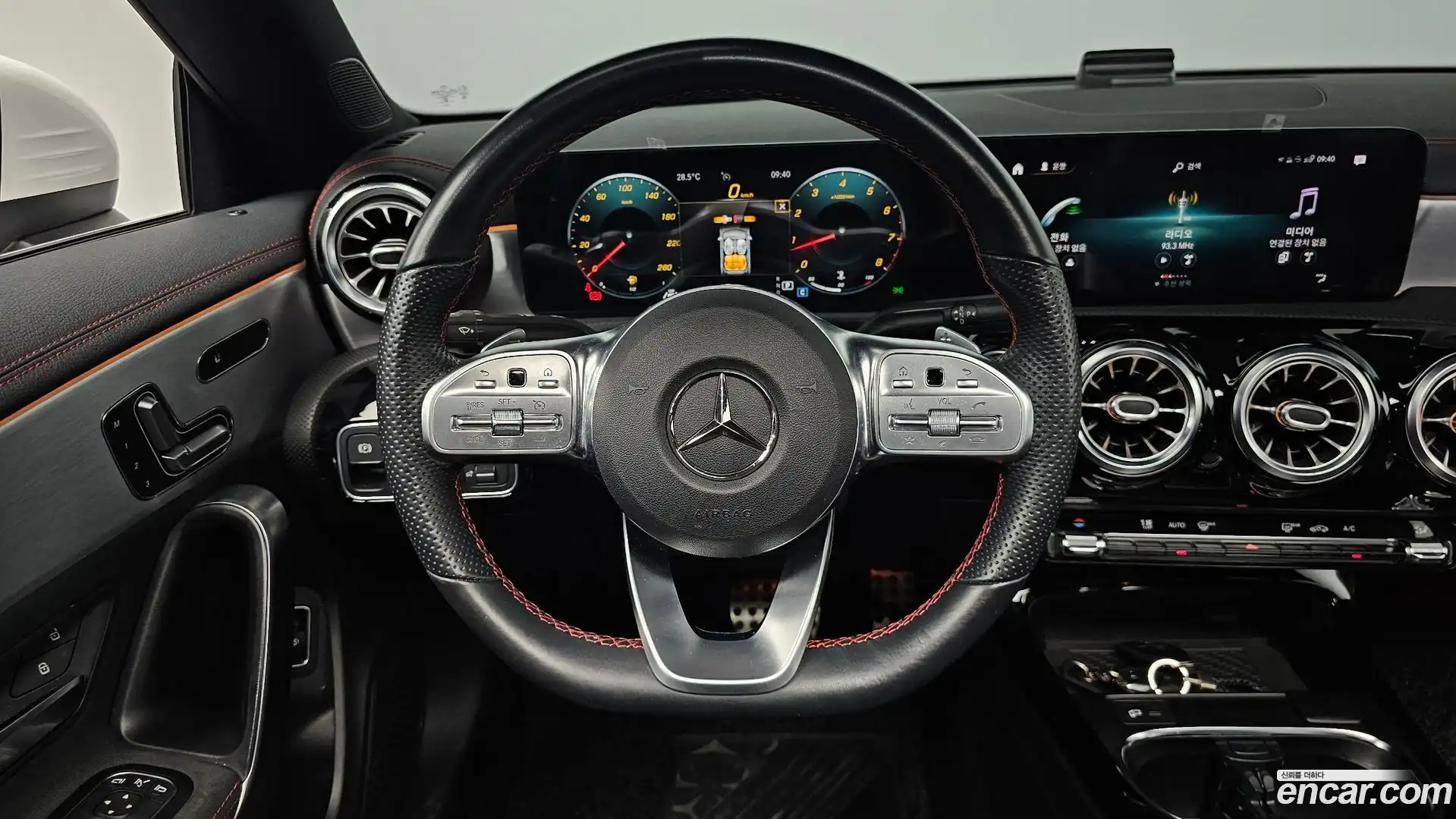 CLA-Class Mercedes-Benz 2020.10-OPTION-017