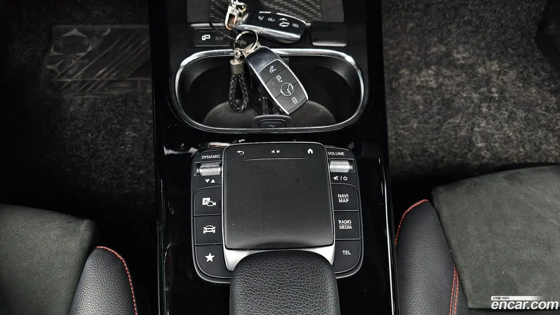 CLA-Class Mercedes-Benz 2020.10-OPTION-019