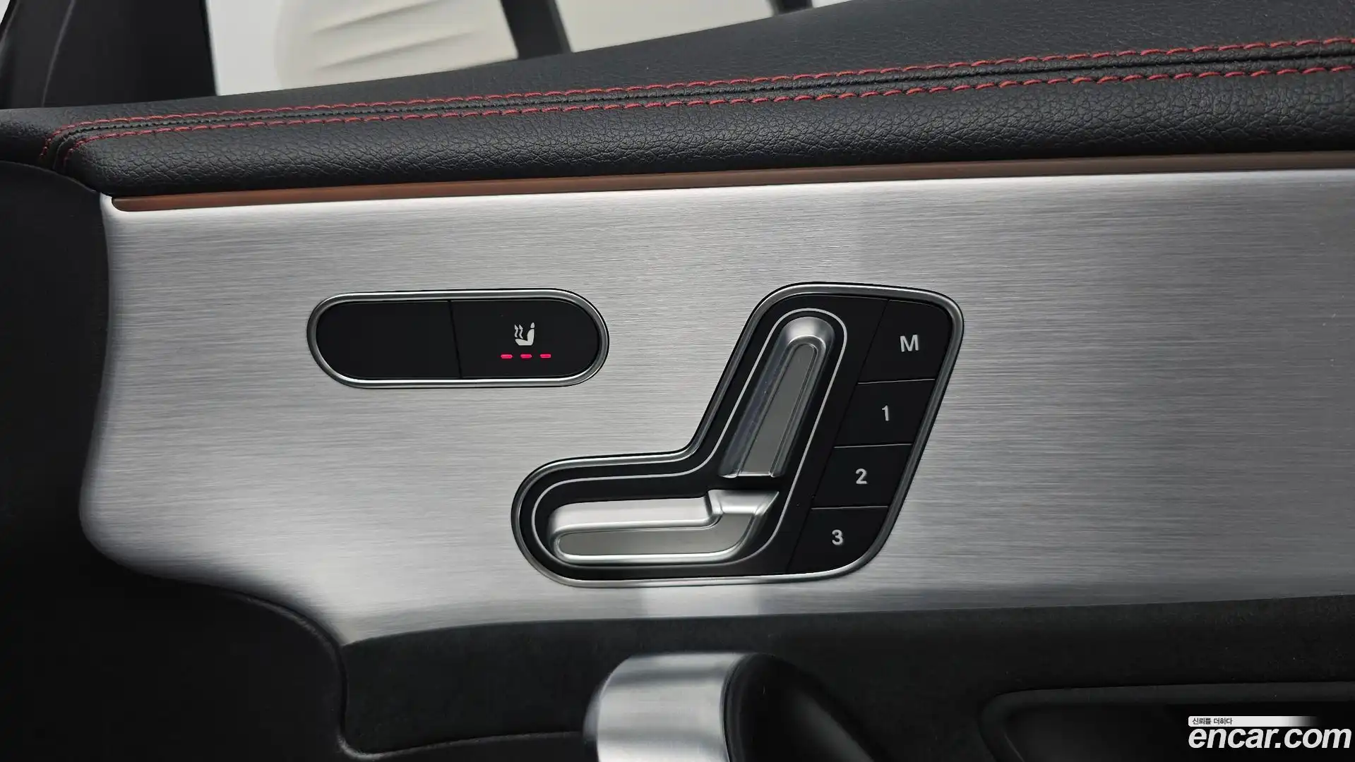 CLA-Class Mercedes-Benz 2020.10-OPTION-021