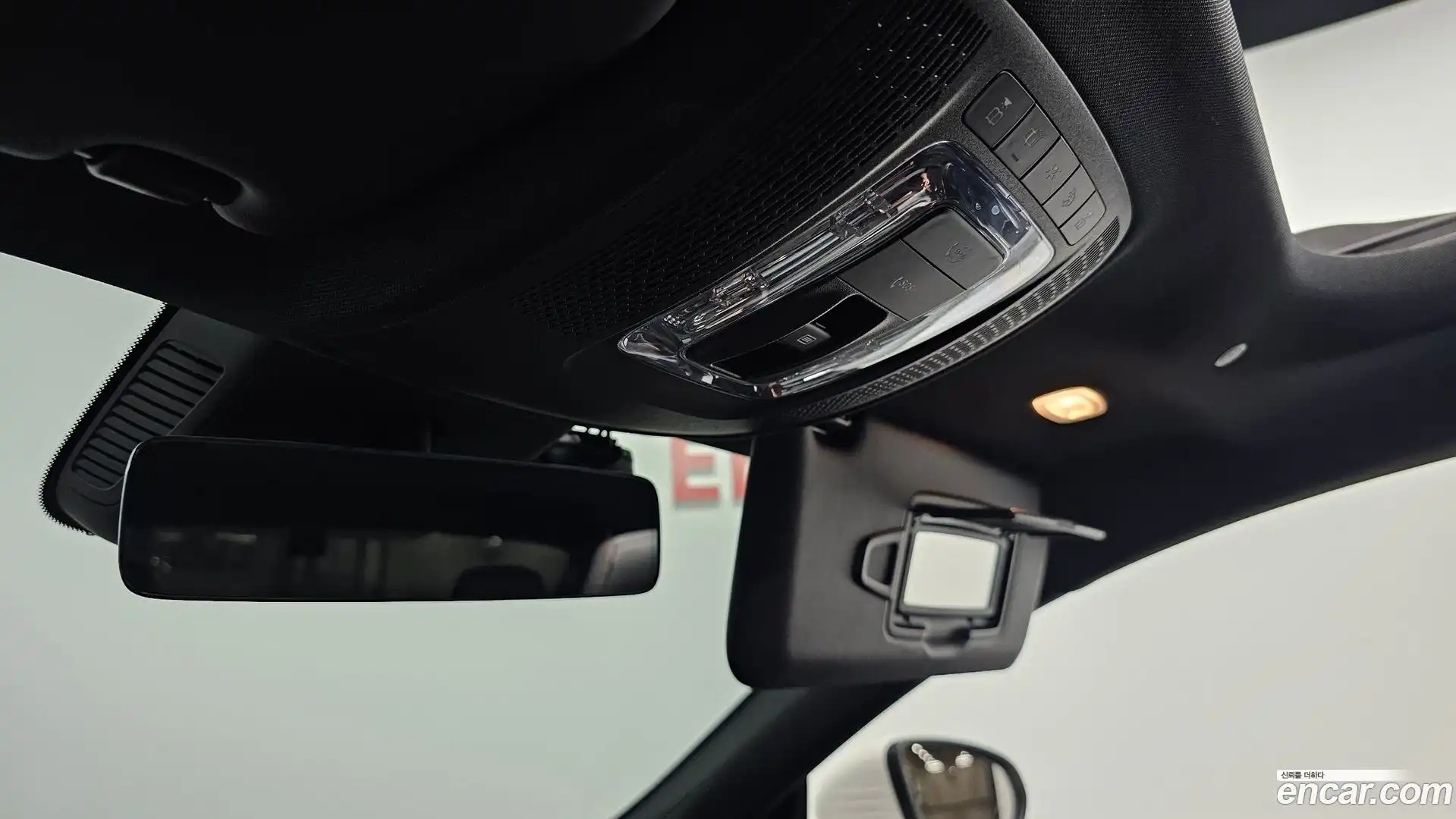 CLA-Class Mercedes-Benz 2020.10-OPTION-040