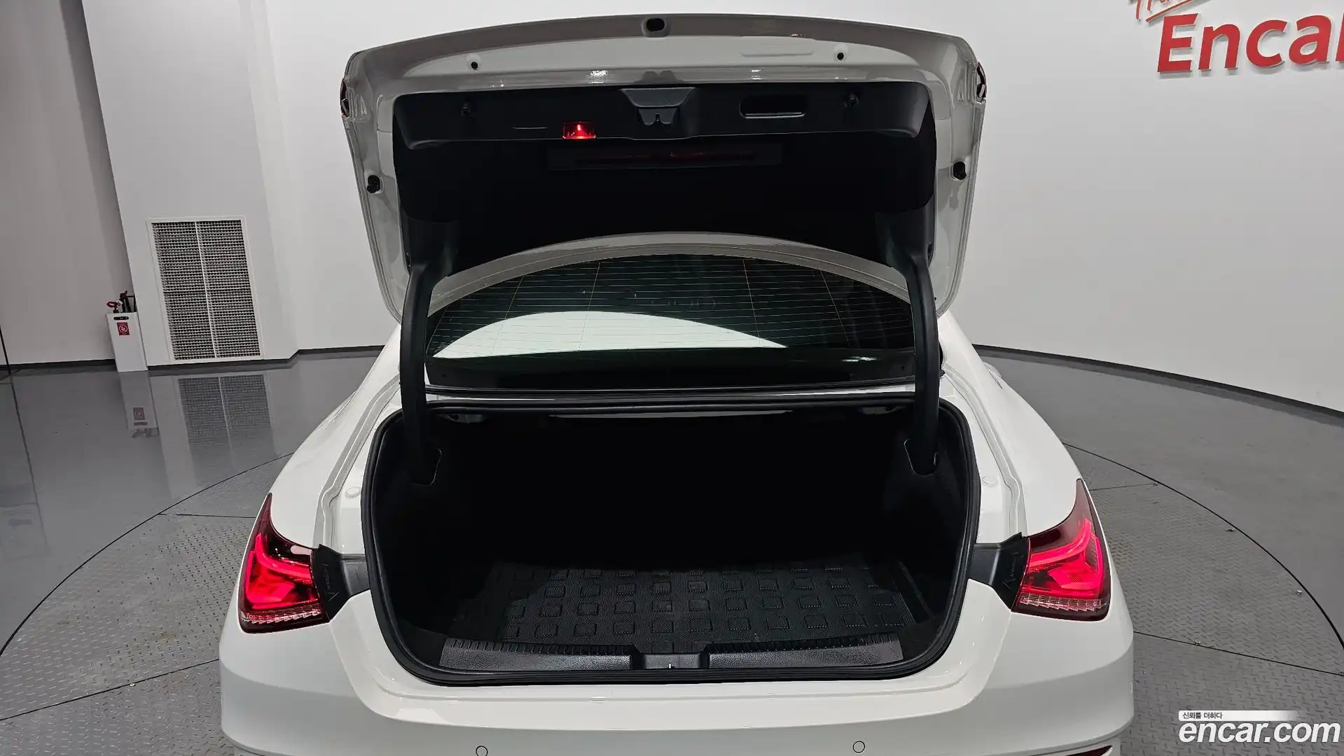 CLA-Class Mercedes-Benz 2020.10-OPTION-045
