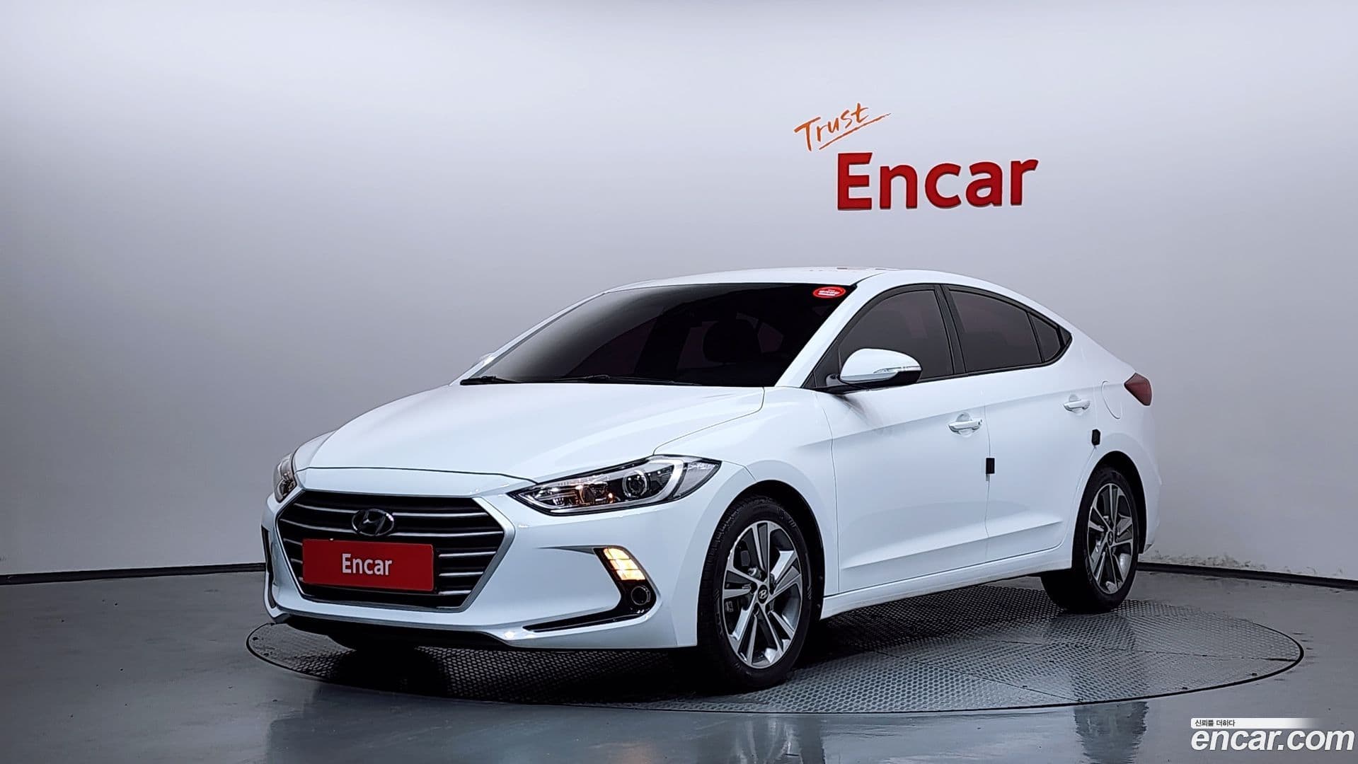Main__Slider__Photo:AVANTE Hyundai 2018.0-0