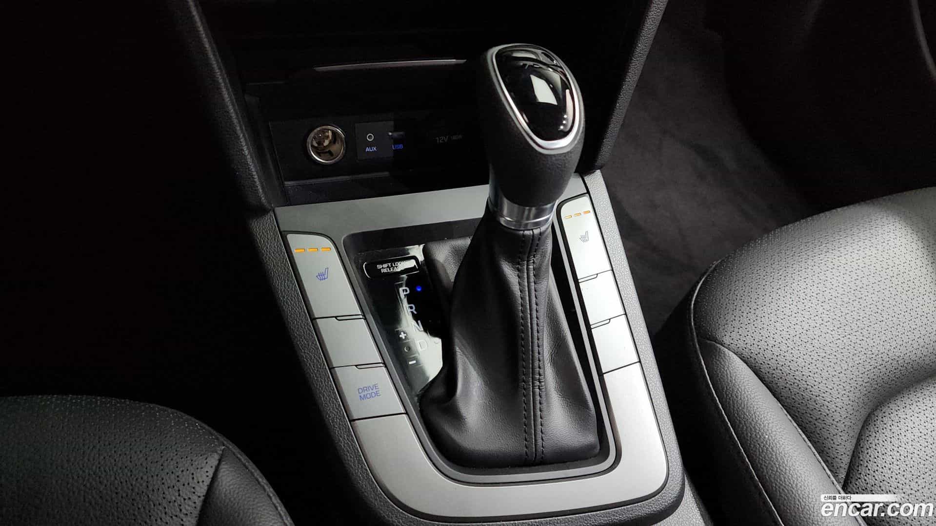 AVANTE Hyundai 2018.0-INNER-009