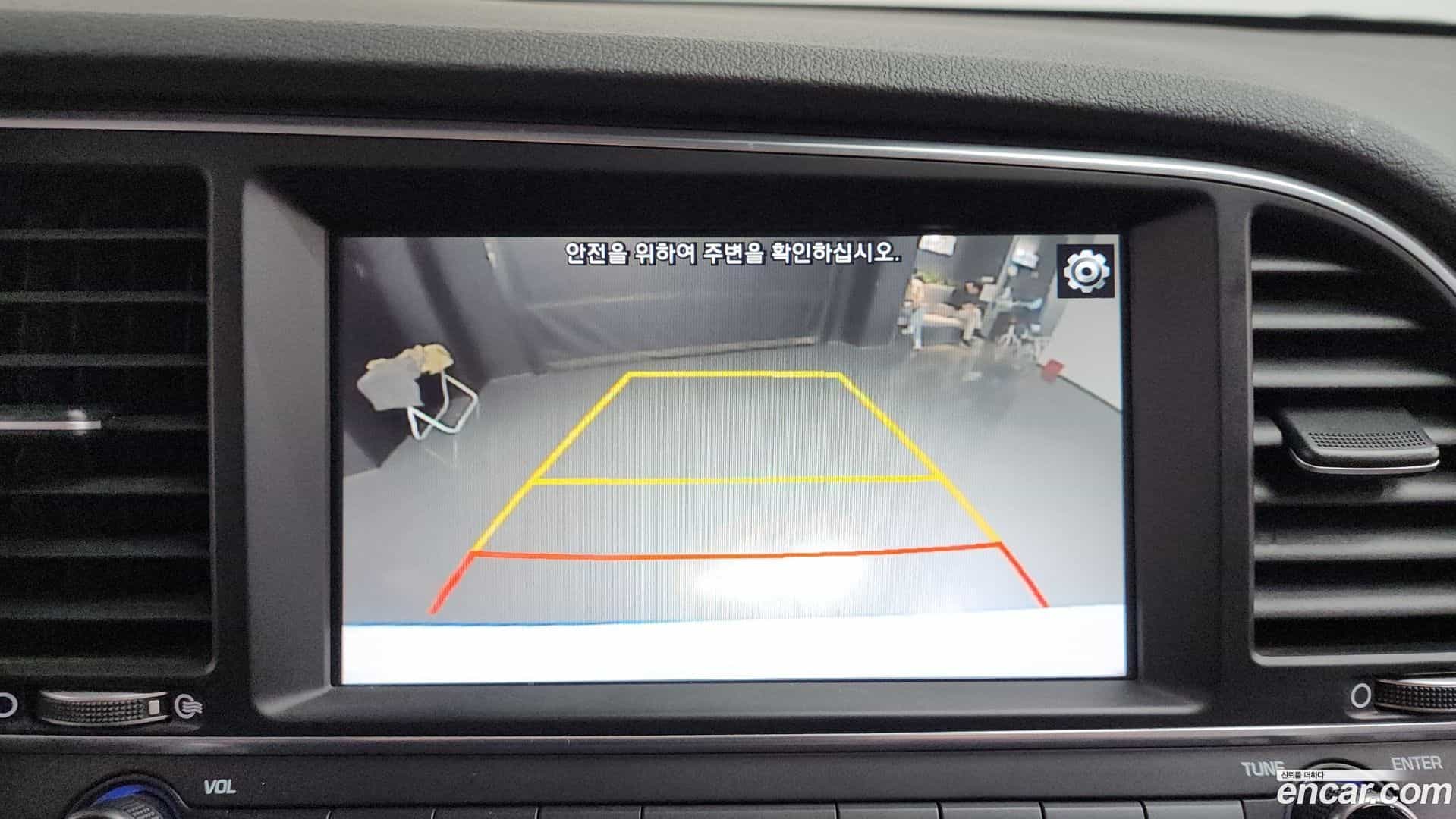 AVANTE Hyundai 2018.0-OPTION-019
